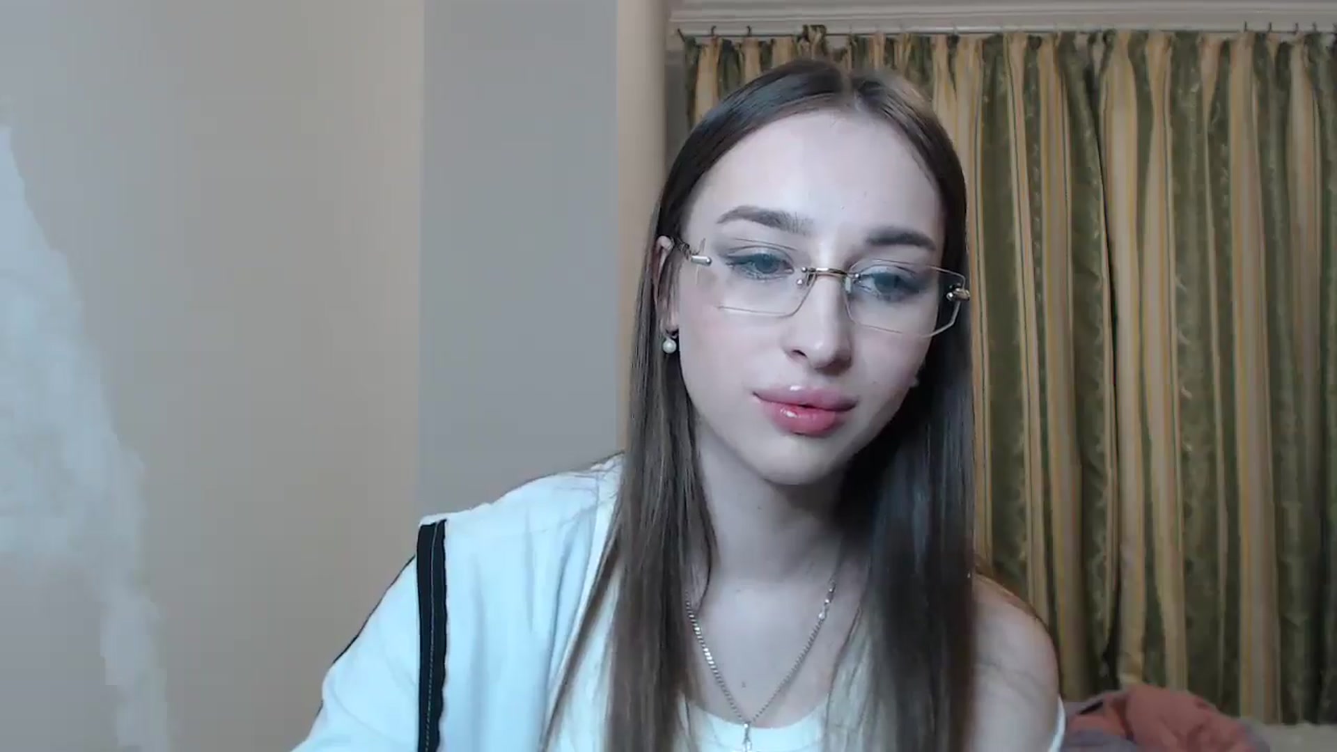 Gallery image thumbnail from KillerEyesS's myfreecams stream on, 05/21/2025, 18:17 image 16 of 20
