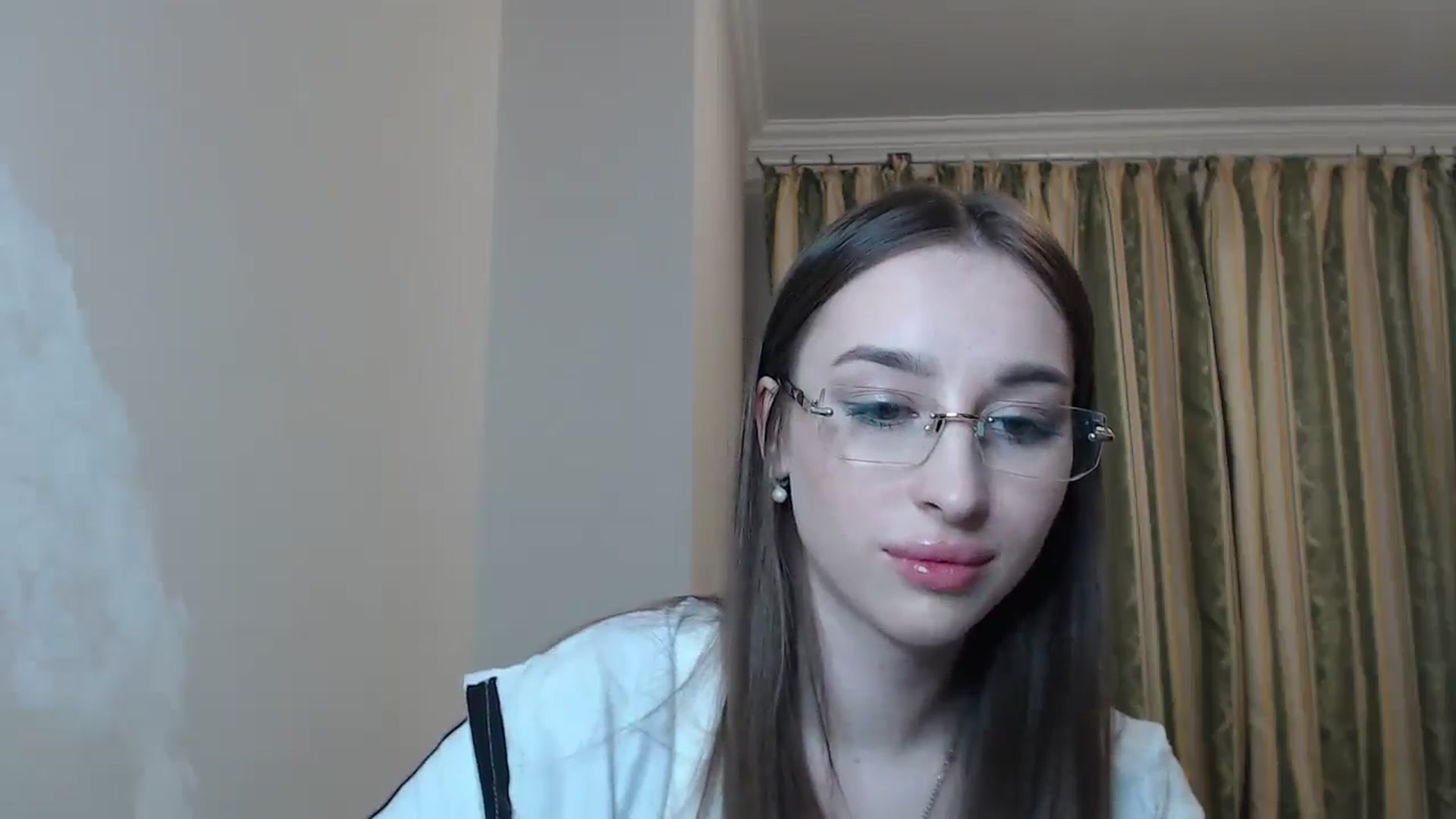 Gallery image thumbnail from KillerEyesS's myfreecams stream on, 05/21/2025, 18:17 image 11 of 20