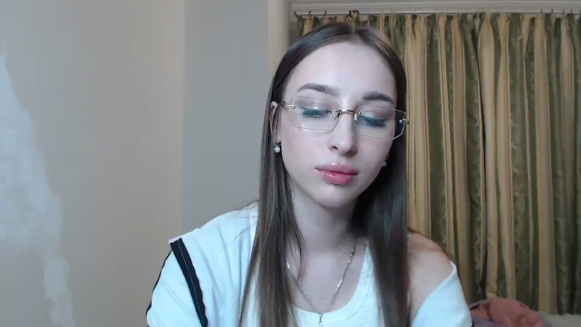 Gallery image thumbnail from KillerEyesS's myfreecams stream on, 05/21/2025, 18:17 image 18 of 20