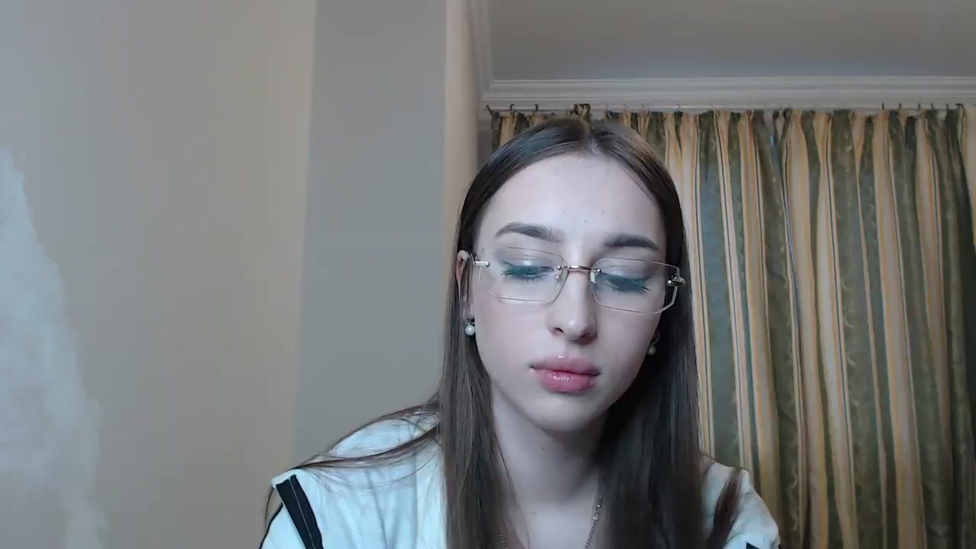 Gallery image thumbnail from KillerEyesS's myfreecams stream on, 05/21/2025, 18:17 image 2 of 20