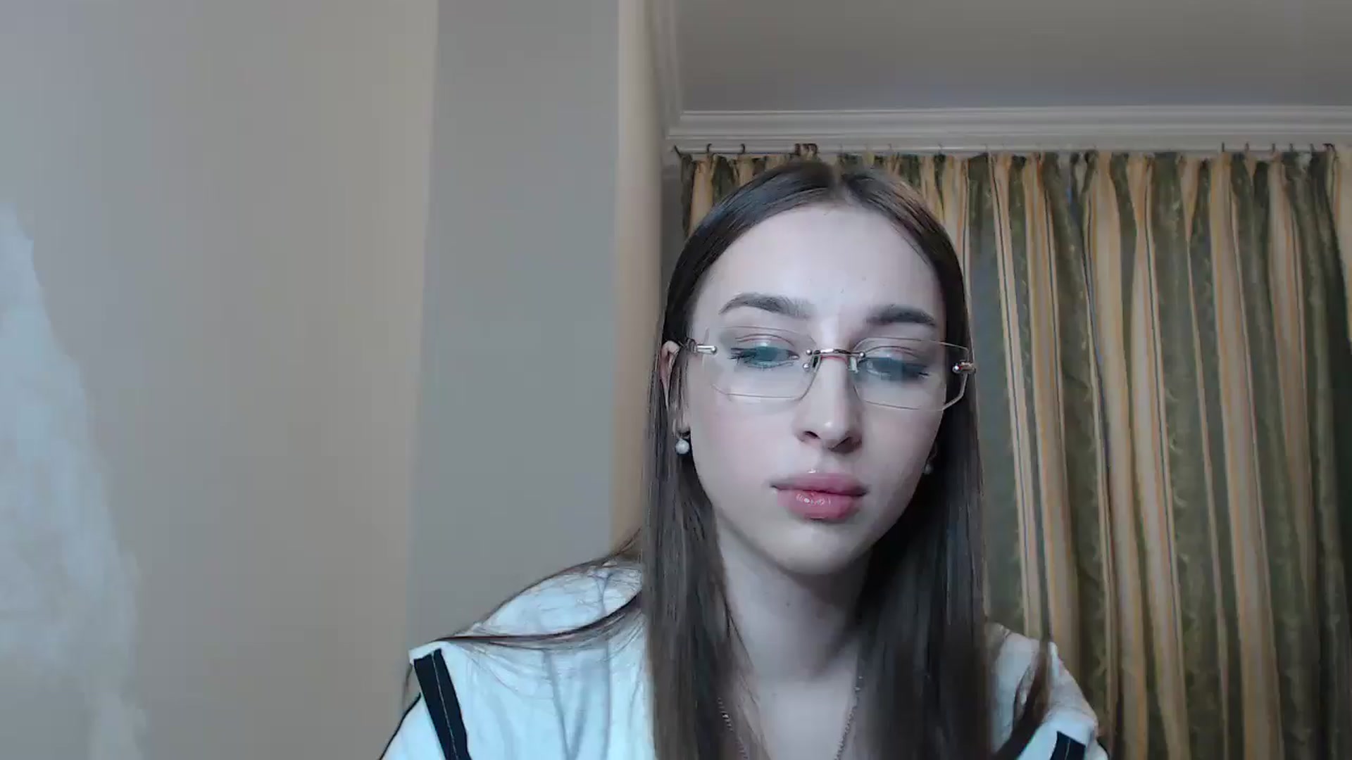 Gallery image thumbnail from KillerEyesS's myfreecams stream on, 05/21/2025, 18:17 image 4 of 20