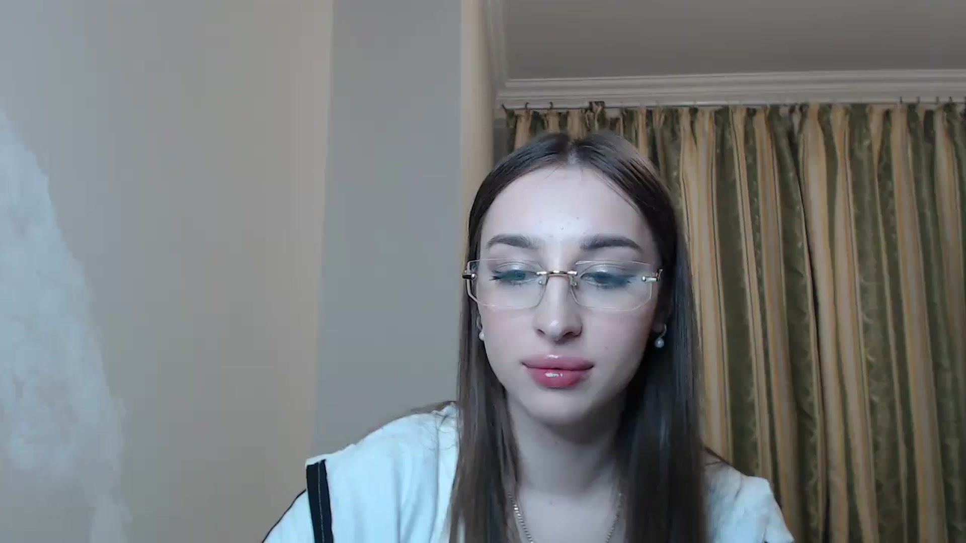 Gallery image thumbnail from KillerEyesS's myfreecams stream on, 05/21/2025, 18:17 image 12 of 20