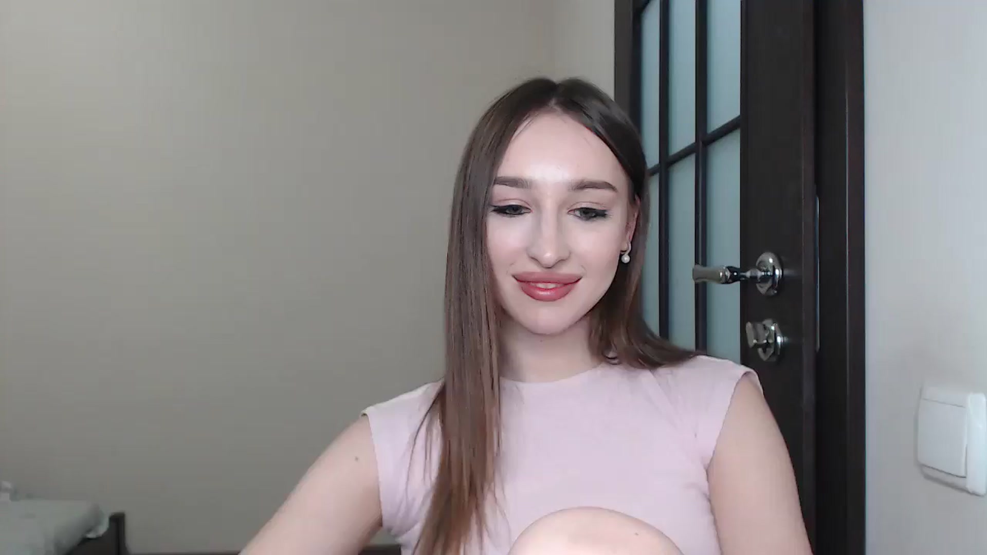 Gallery image thumbnail from KillerEyesS's myfreecams stream on, 06/19/2025, 18:11 image 2 of 20