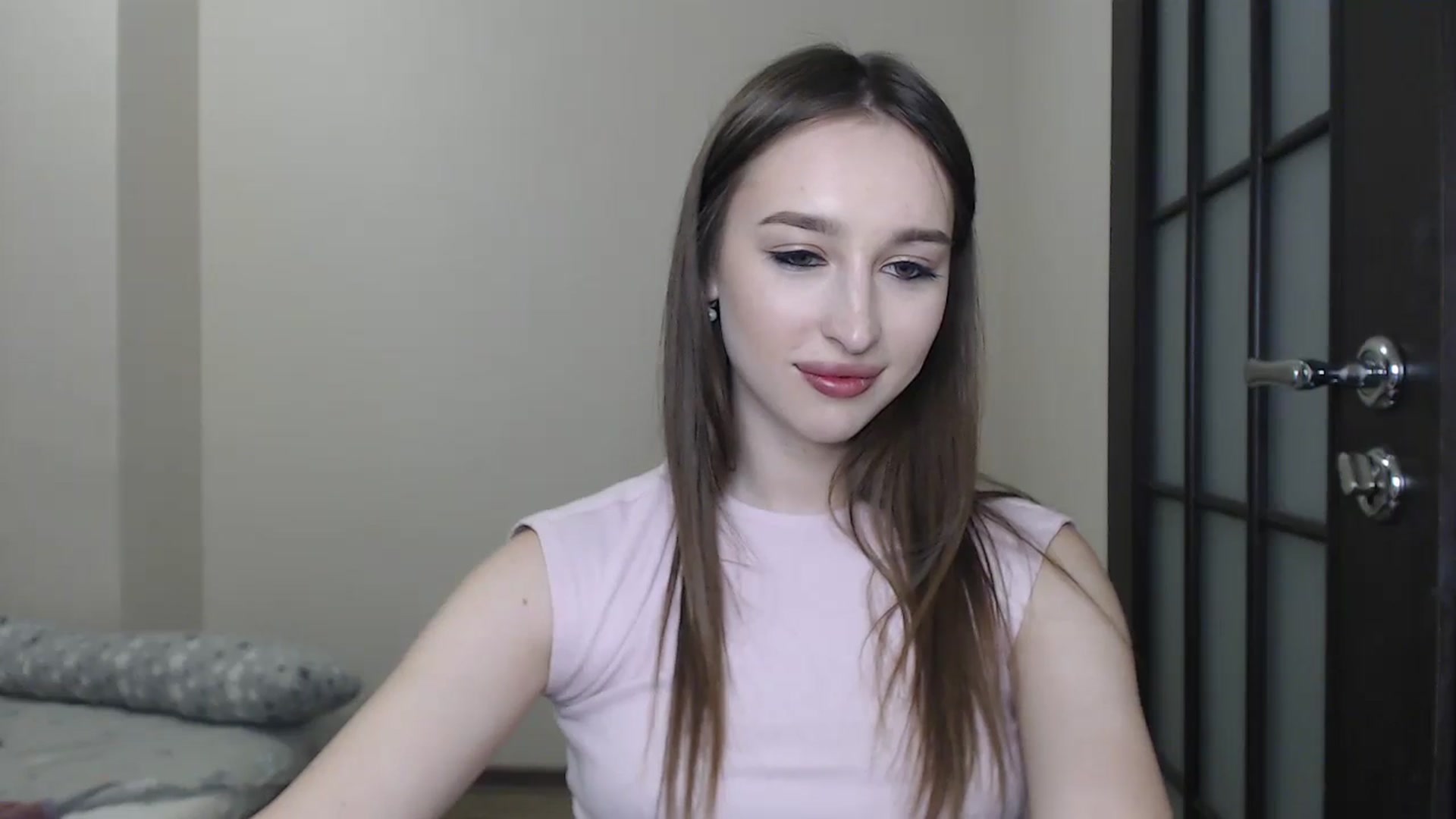 Gallery image thumbnail from KillerEyesS's myfreecams stream on, 06/19/2025, 19:36 image 4 of 20