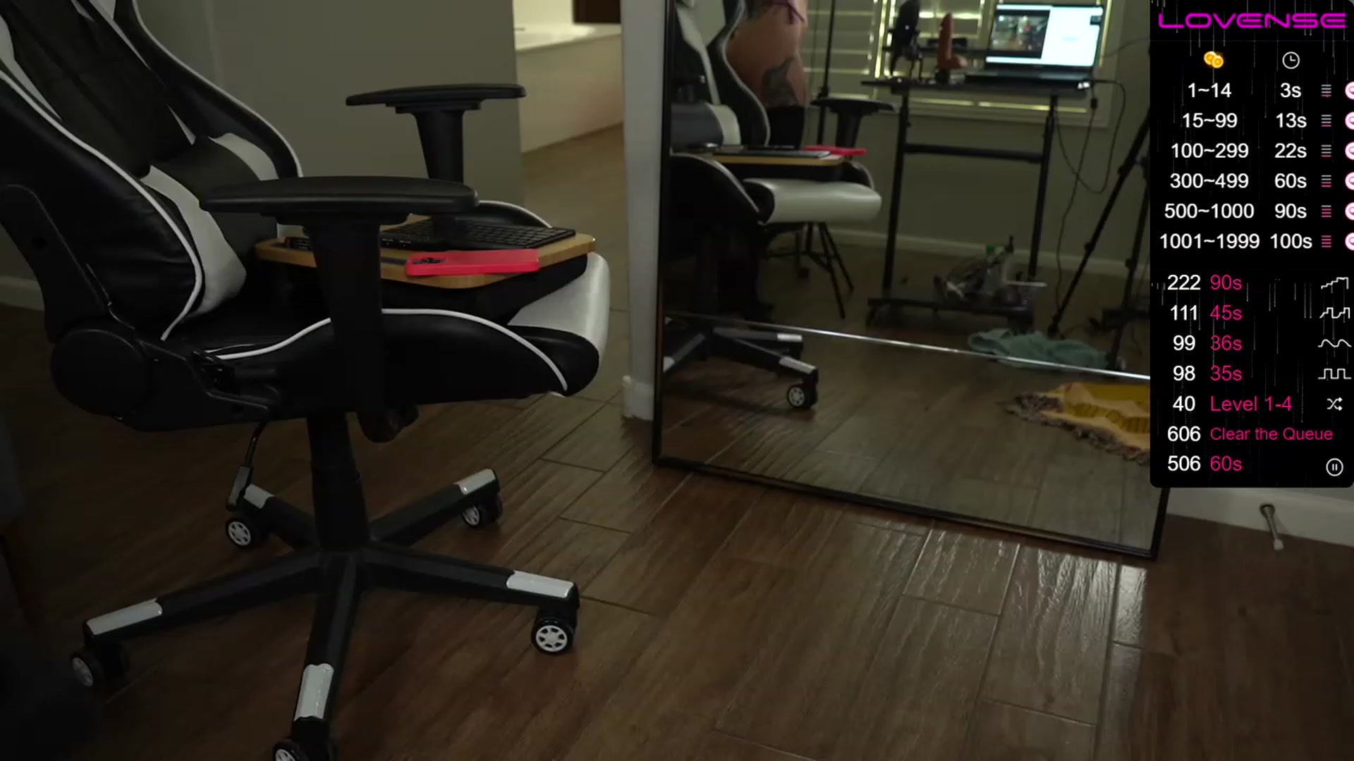 Gallery image thumbnail from KillerKristin's myfreecams stream on, 12/08/2022, 20:58 image 17 of 20