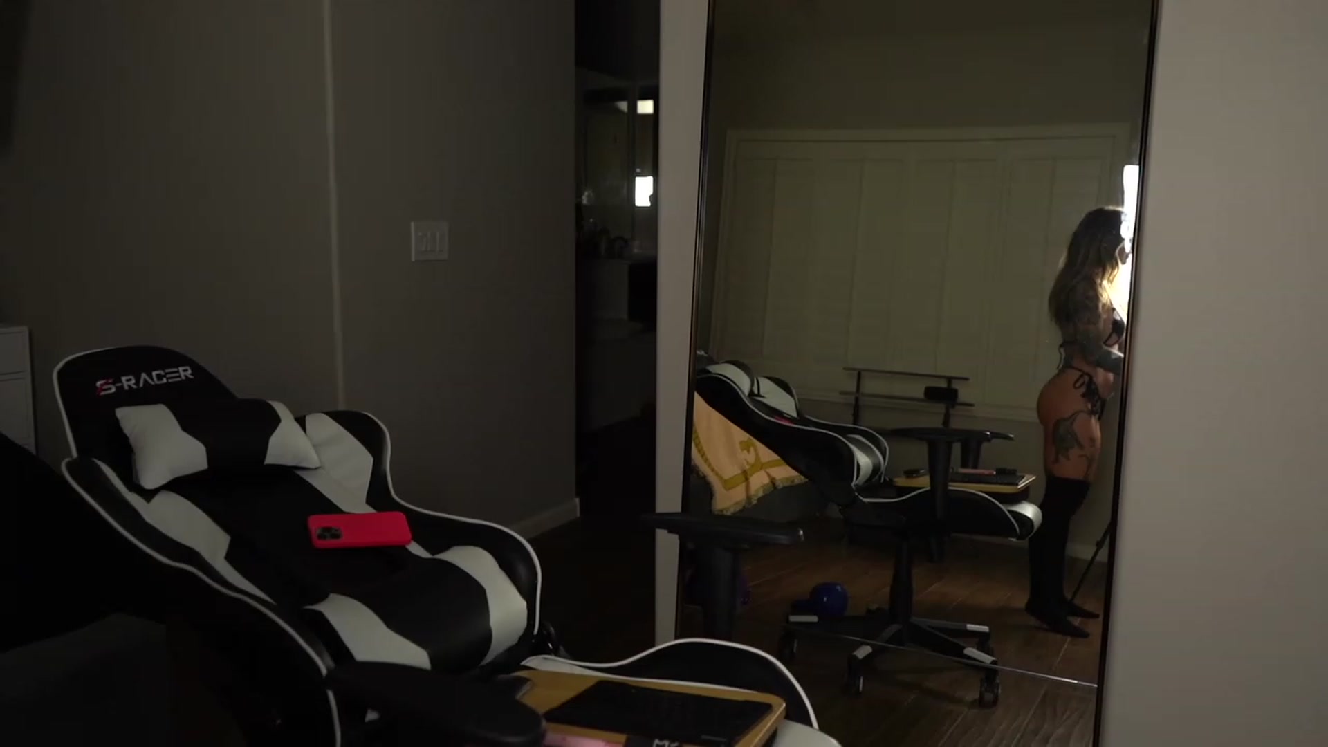 Gallery image thumbnail from KillerKristin's myfreecams stream on, 12/12/2022, 01:33 image 8 of 20