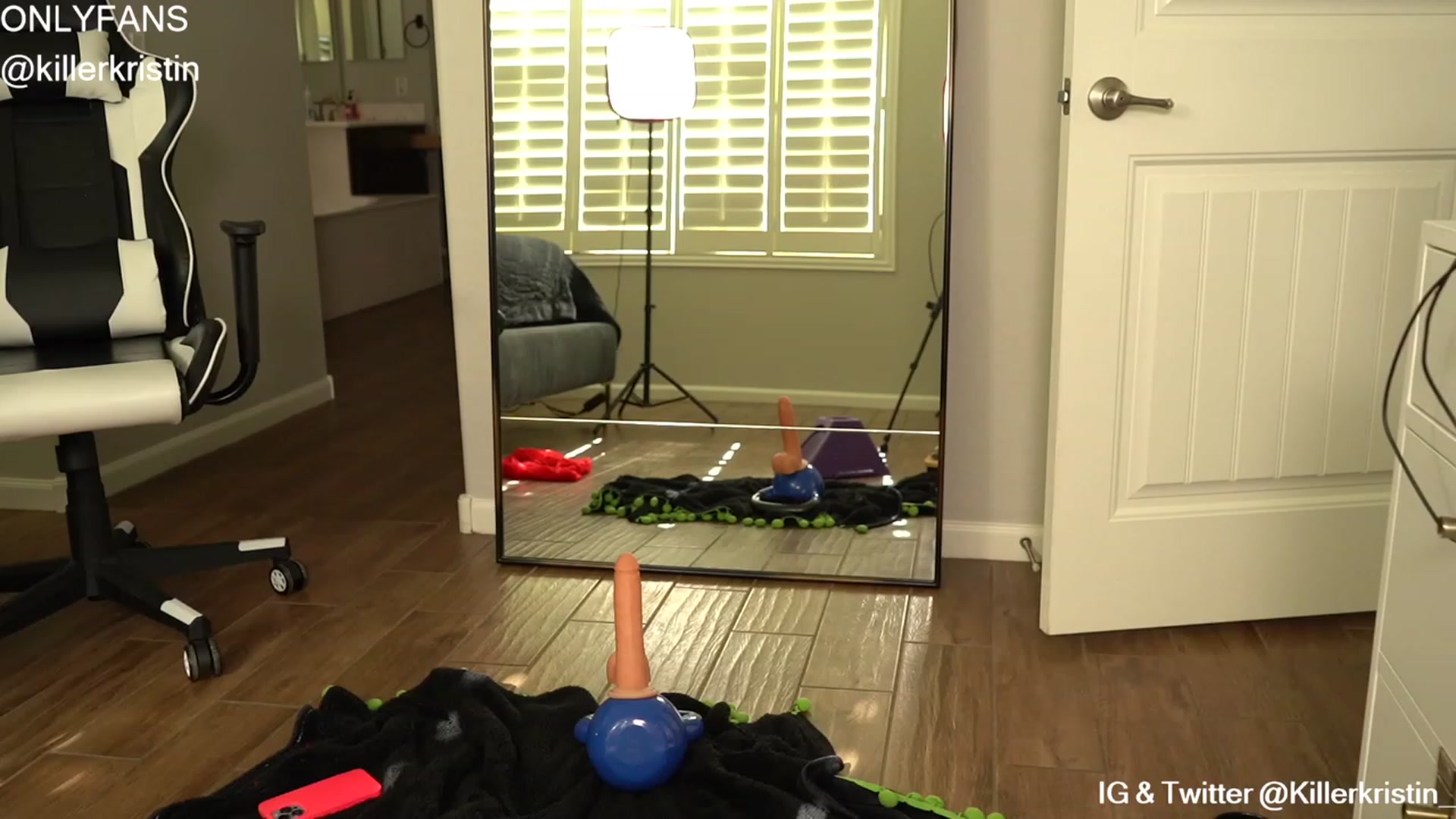 Gallery image thumbnail from KillerKristin's myfreecams stream on, 12/22/2022, 20:11 image 1 of 20