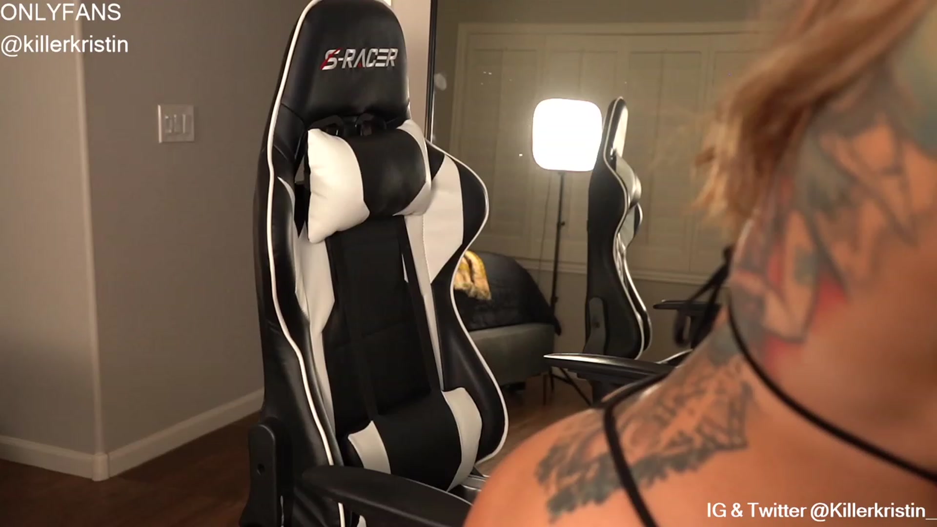 Gallery image thumbnail from KillerKristin's myfreecams stream on, 12/24/2022, 01:43 image 9 of 20