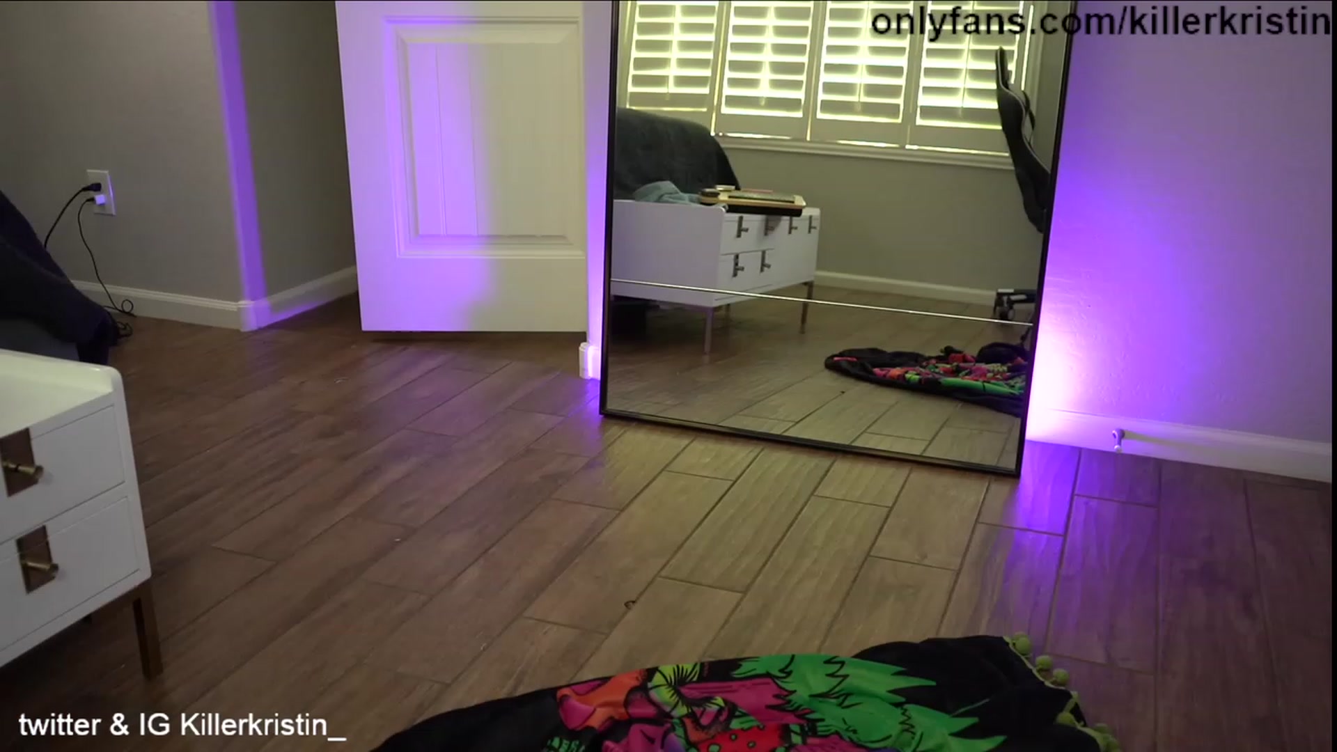 Gallery image thumbnail from KillerKristin's myfreecams stream on, 09/07/2023, 18:25 image 8 of 20