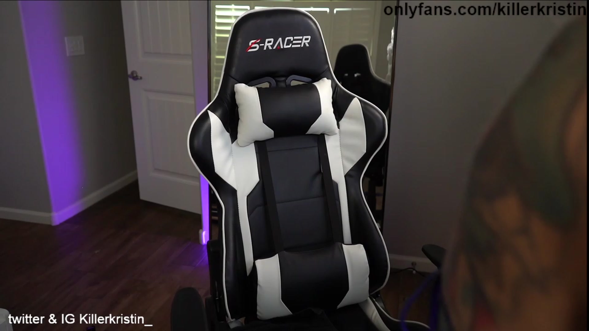 Gallery image thumbnail from KillerKristin's myfreecams stream on, 09/10/2023, 19:44 image 20 of 20