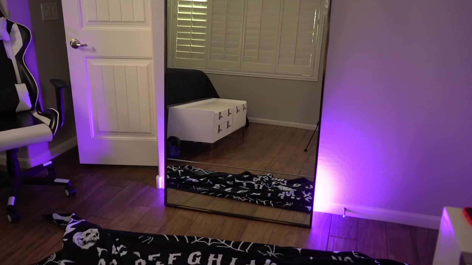 Gallery image thumbnail from KillerKristin's myfreecams stream on, 12/23/2023, 16:59 image 18 of 20