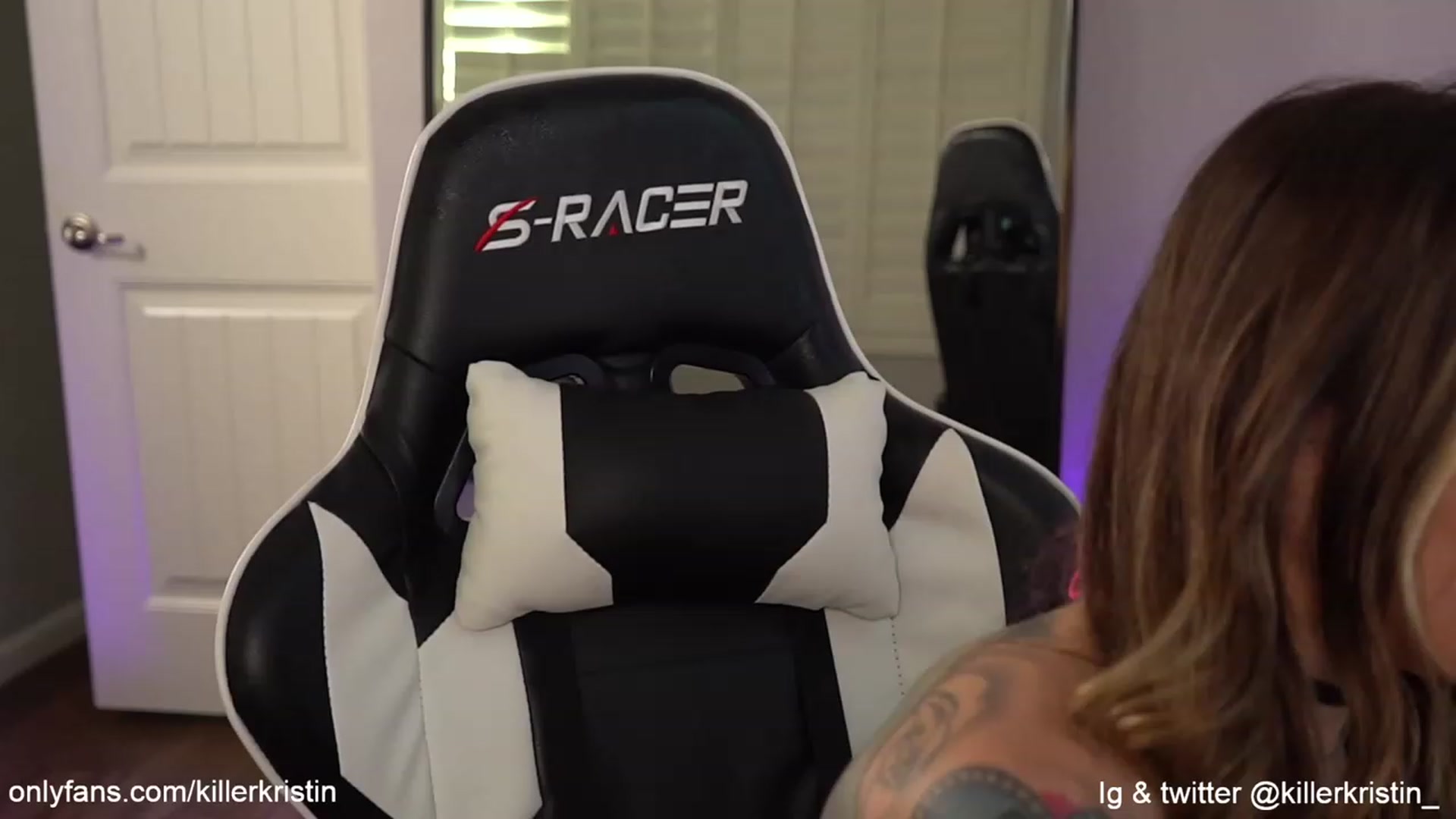 Gallery image thumbnail from KillerKristin's myfreecams stream on, 01/06/2024, 20:04 image 1 of 20