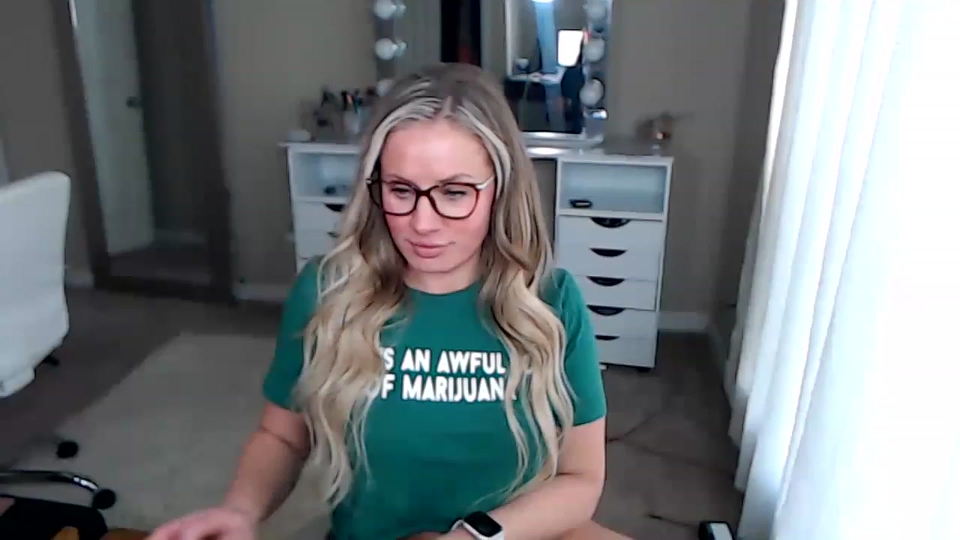 Gallery image thumbnail from KillerKylie's myfreecams stream on, 12/27/2022, 17:41 image 13 of 20
