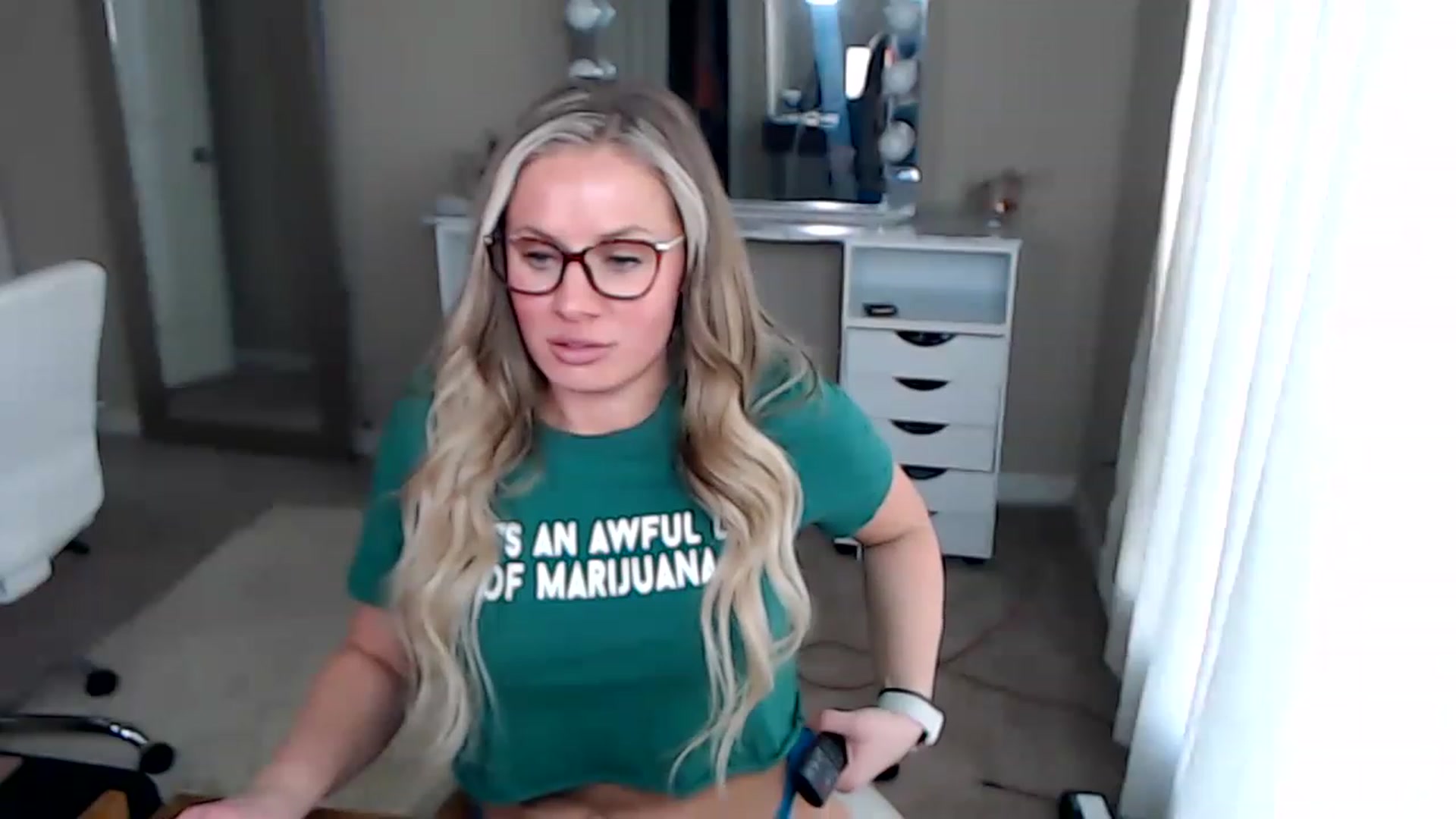 Gallery image thumbnail from KillerKylie's myfreecams stream on, 12/27/2022, 17:41 image 8 of 20