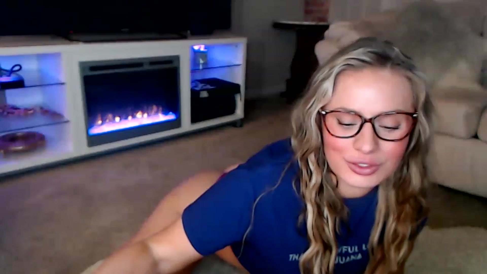 Gallery image thumbnail from KillerKylie's myfreecams stream on, 02/27/2023, 11:10 image 17 of 20