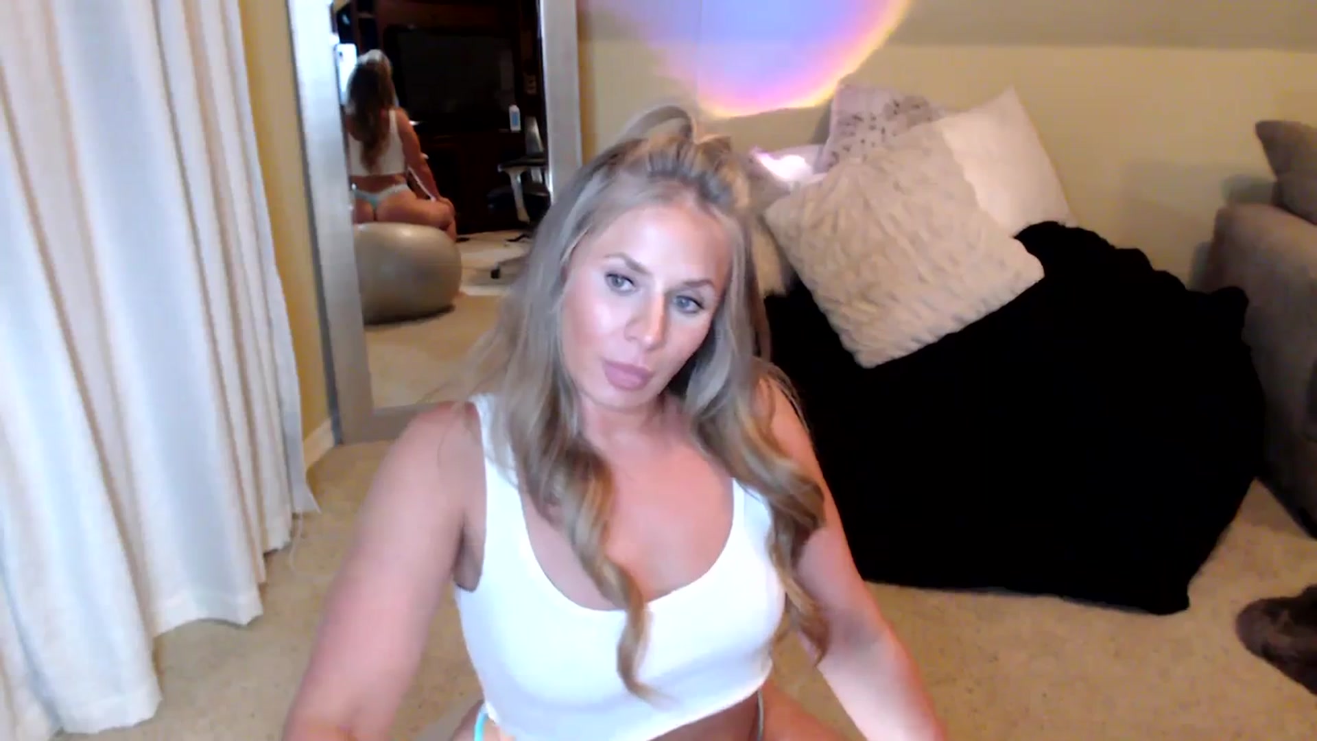 Gallery image thumbnail from KillerKylie's myfreecams stream on, 09/14/2023, 06:11 image 17 of 20
