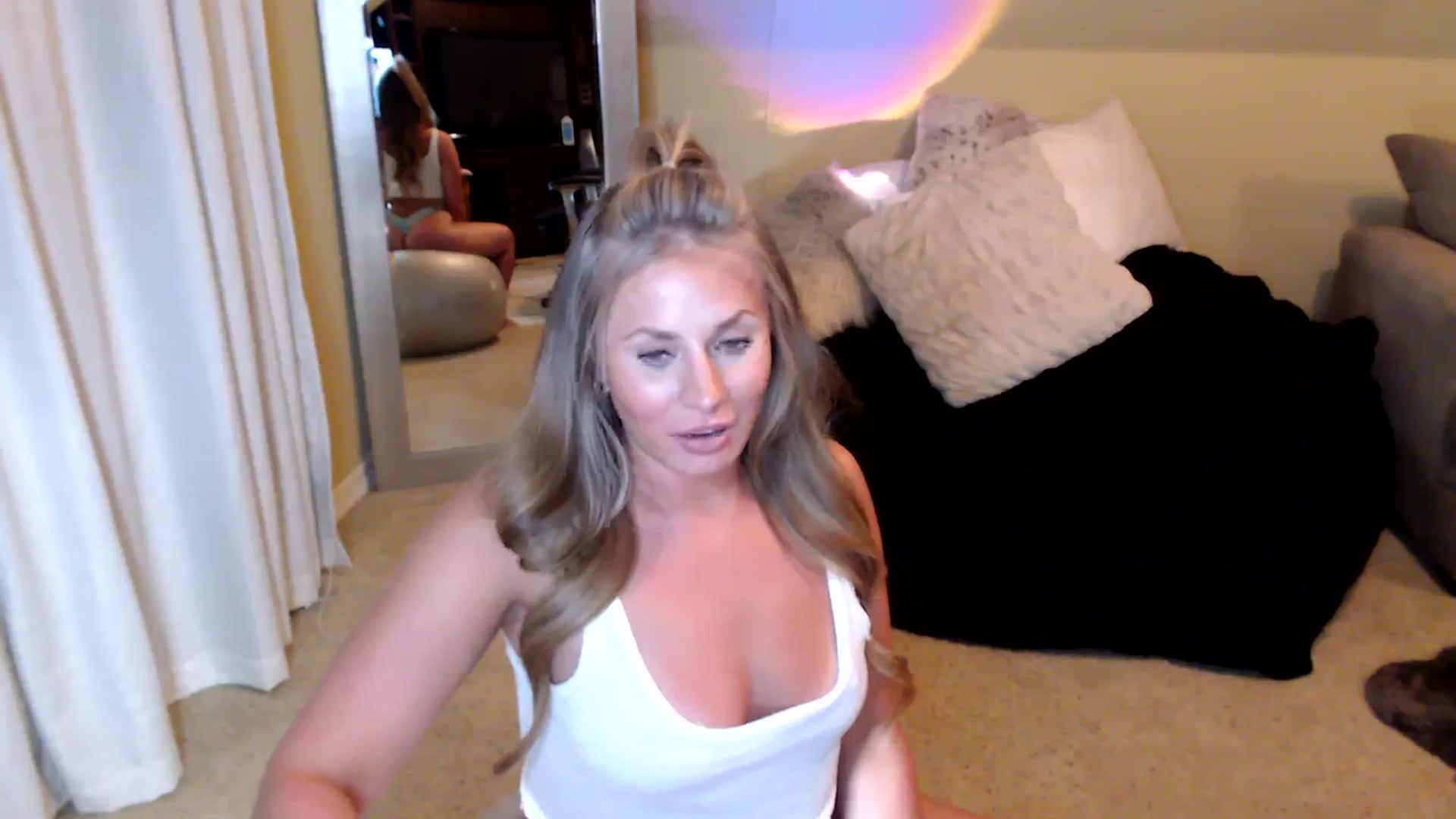 Gallery image thumbnail from KillerKylie's myfreecams stream on, 09/14/2023, 06:11 image 6 of 20