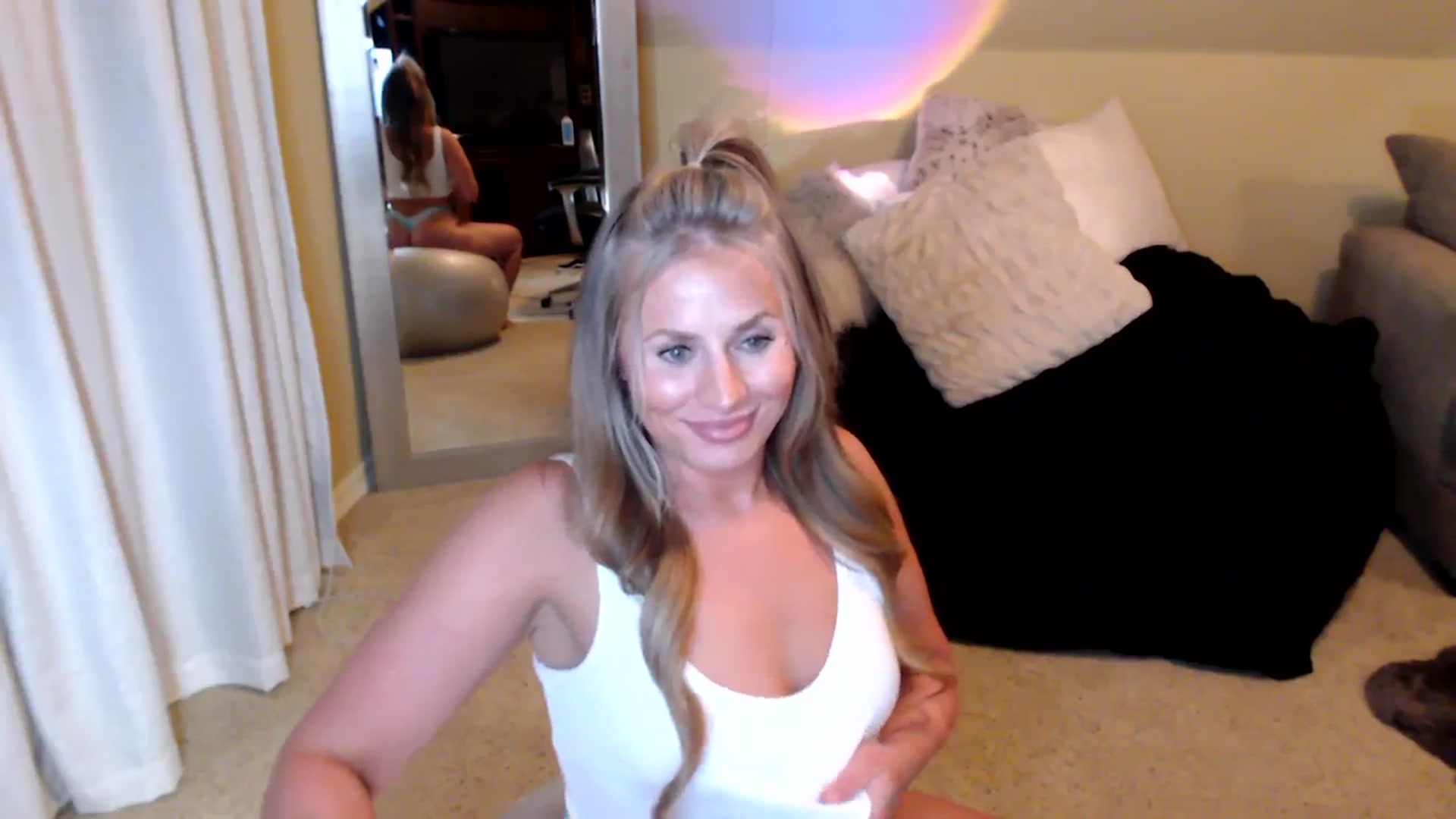 Gallery image thumbnail from KillerKylie's myfreecams stream on, 09/14/2023, 06:11 image 5 of 20