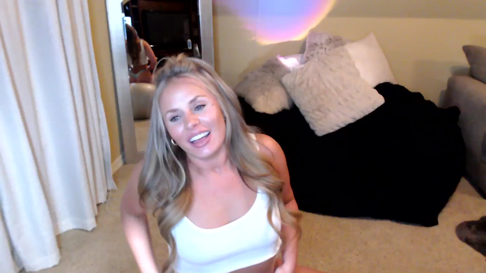Gallery image thumbnail from KillerKylie's myfreecams stream on, 09/14/2023, 06:11 image 10 of 20