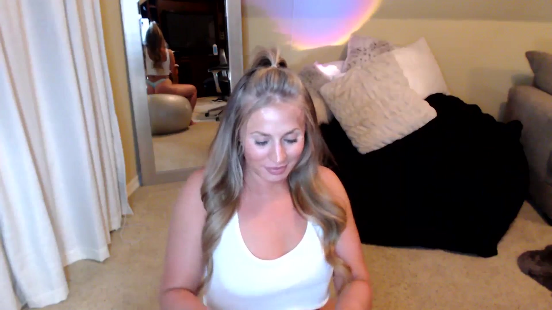 Gallery image thumbnail from KillerKylie's myfreecams stream on, 09/14/2023, 06:11 image 7 of 20