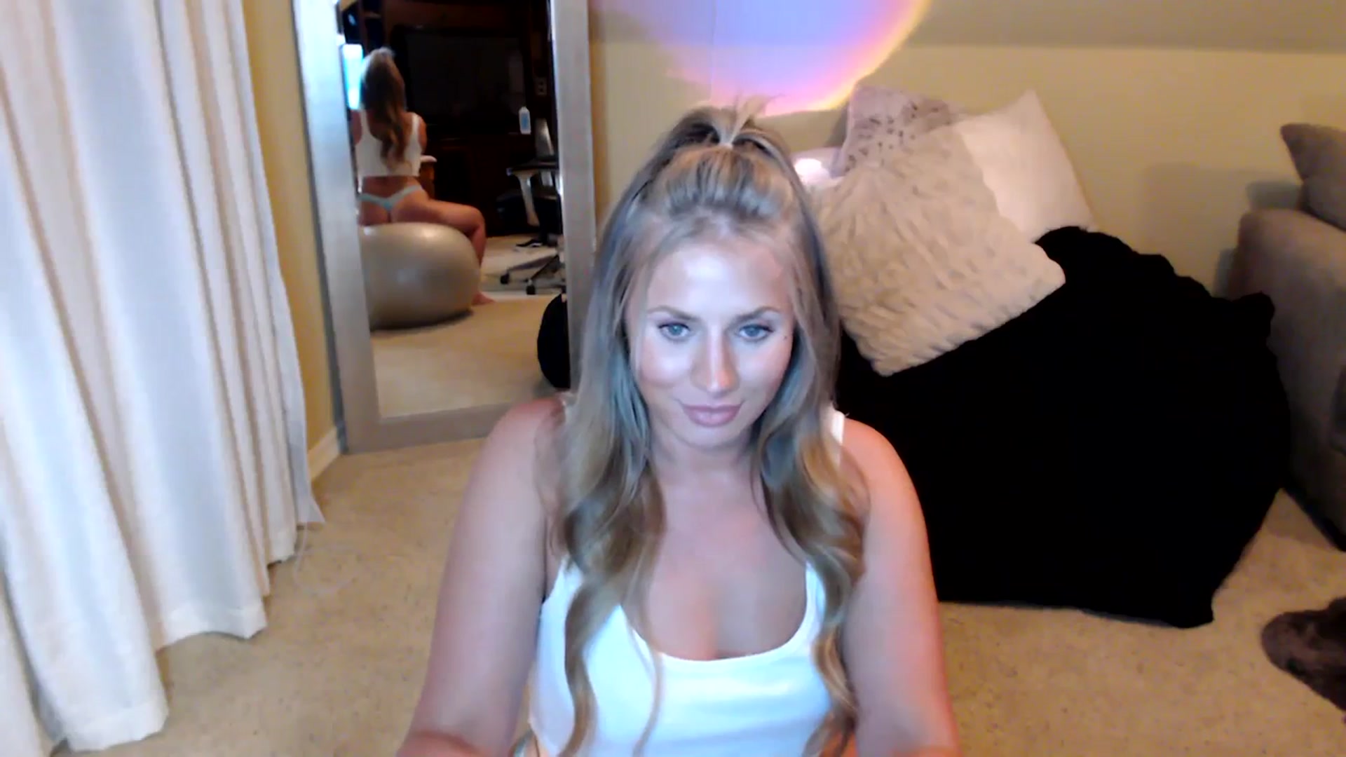 Gallery image thumbnail from KillerKylie's myfreecams stream on, 09/14/2023, 06:11 image 2 of 20