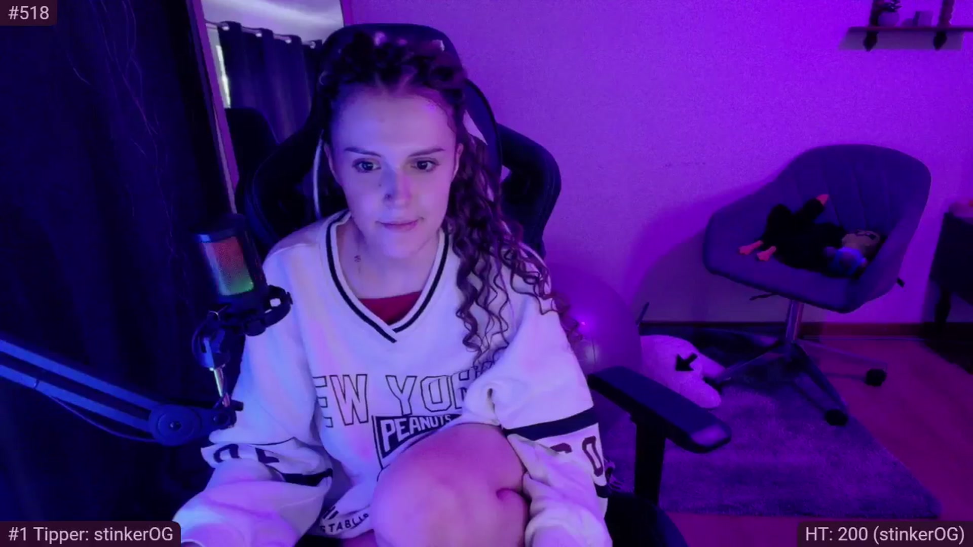 Gallery image thumbnail from KillerKys's myfreecams stream on, 05/06/2024, 17:12 image 9 of 20