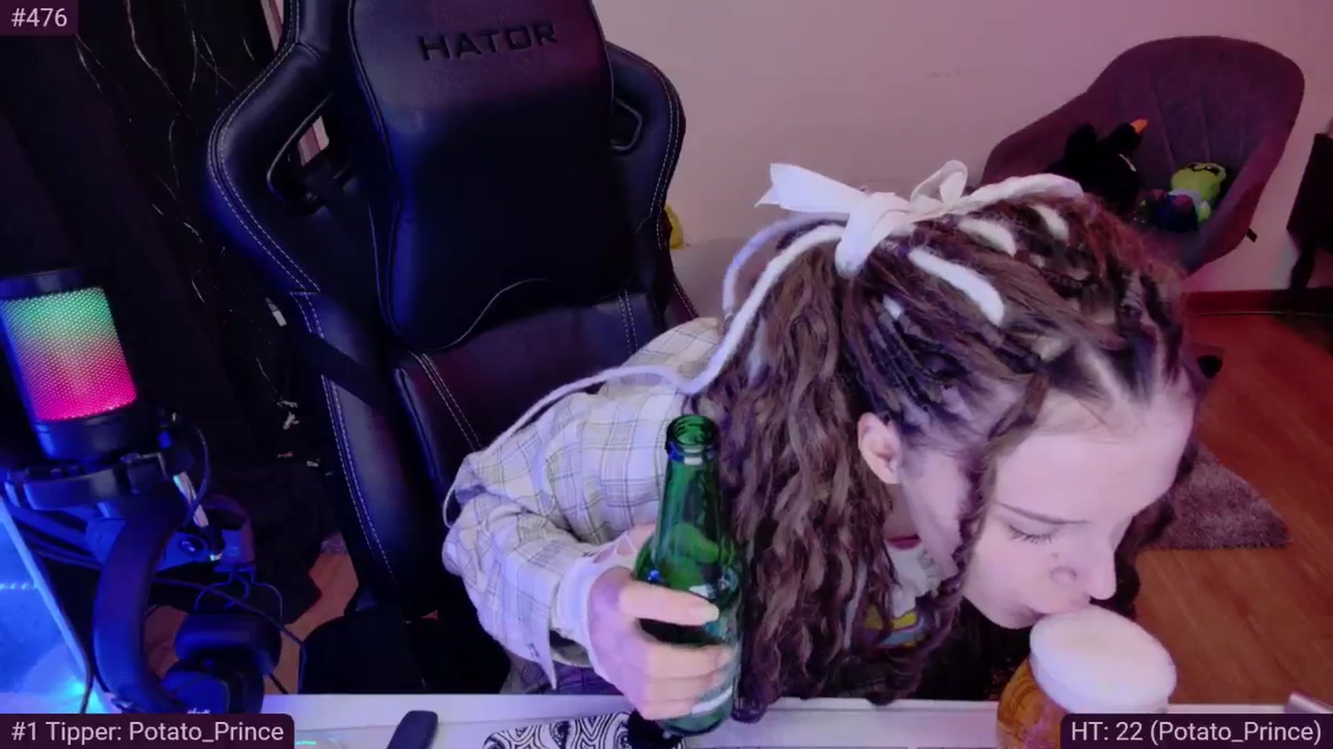Gallery image thumbnail from KillerKys's myfreecams stream on, 05/07/2024, 18:14 image 13 of 20