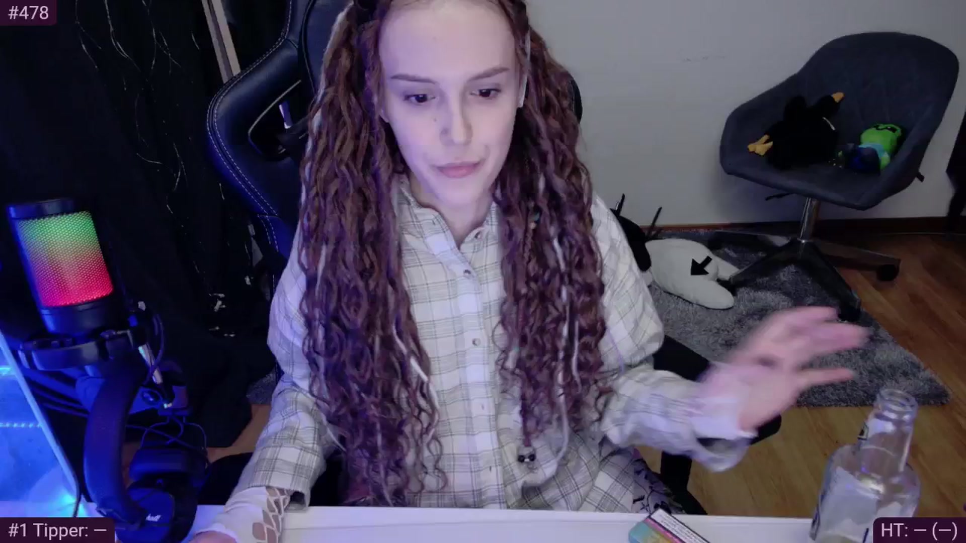 Gallery image thumbnail from KillerKys's myfreecams stream on, 05/07/2024, 18:14 image 1 of 20