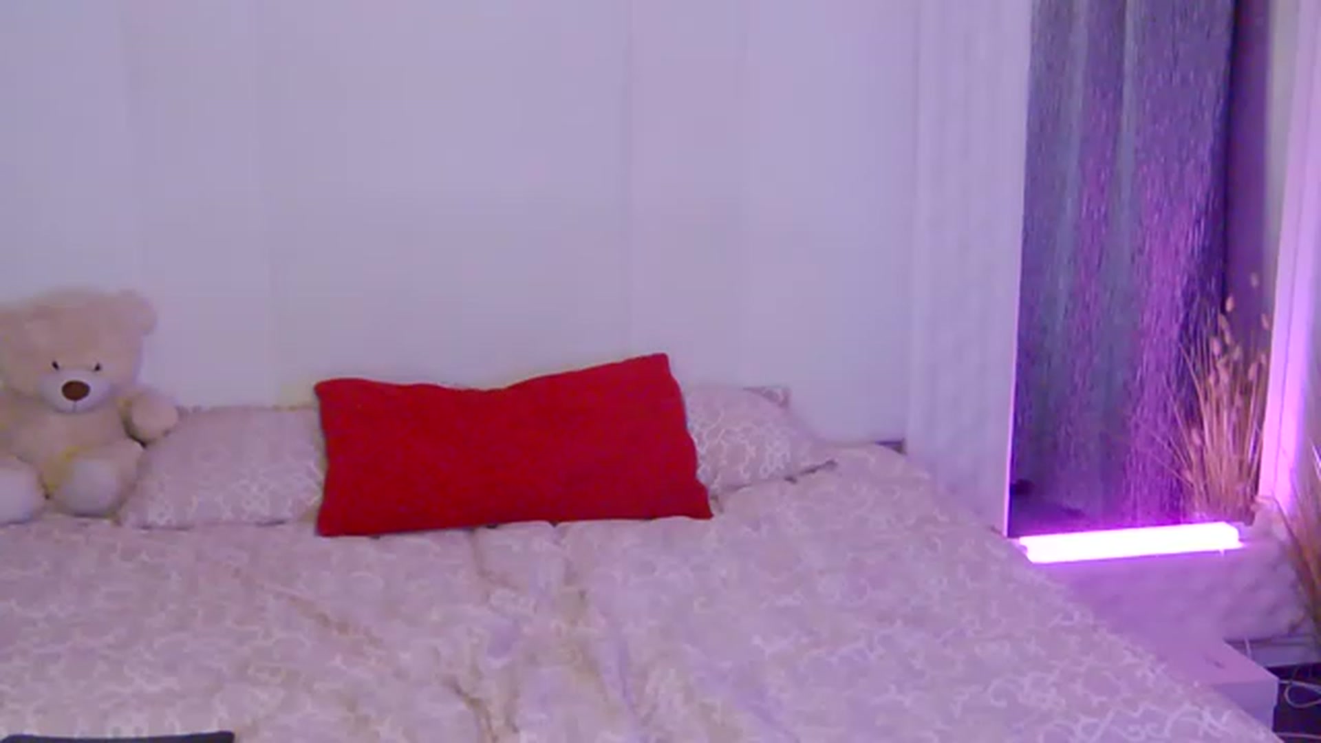 Gallery image thumbnail from KillersTits's myfreecams stream on, 01/30/2023, 24:39 image 7 of 20