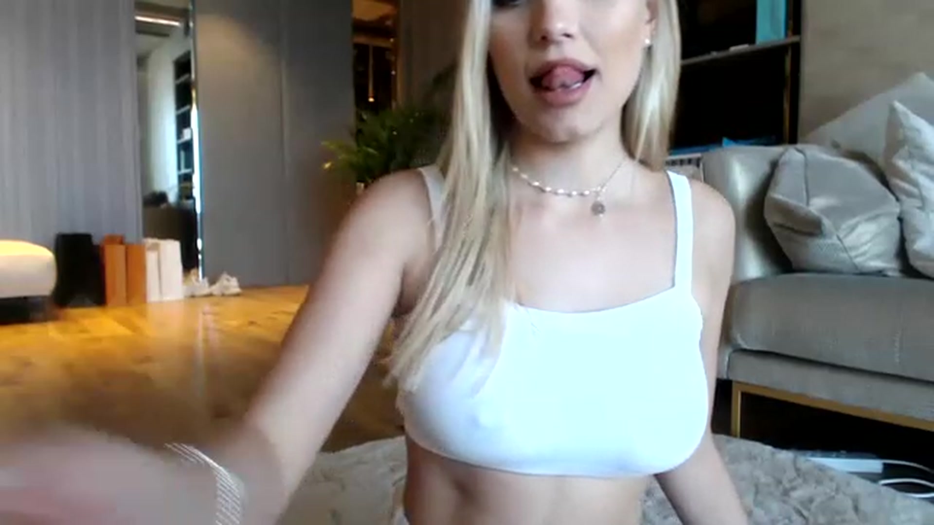 Gallery image thumbnail from KillersTits's myfreecams stream on, 03/04/2023, 13:05 image 7 of 20