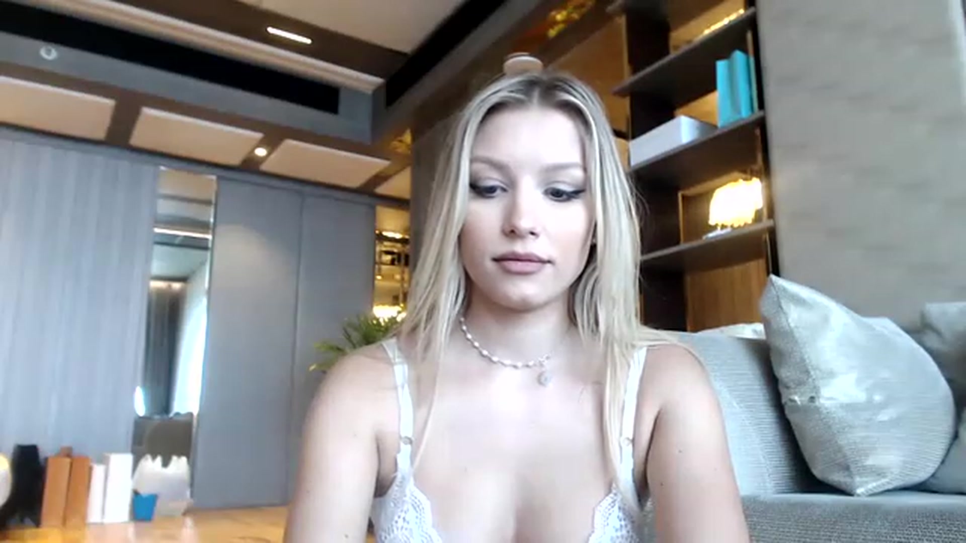 Gallery image thumbnail from KillersTits's myfreecams stream on, 03/05/2023, 13:06 image 15 of 20