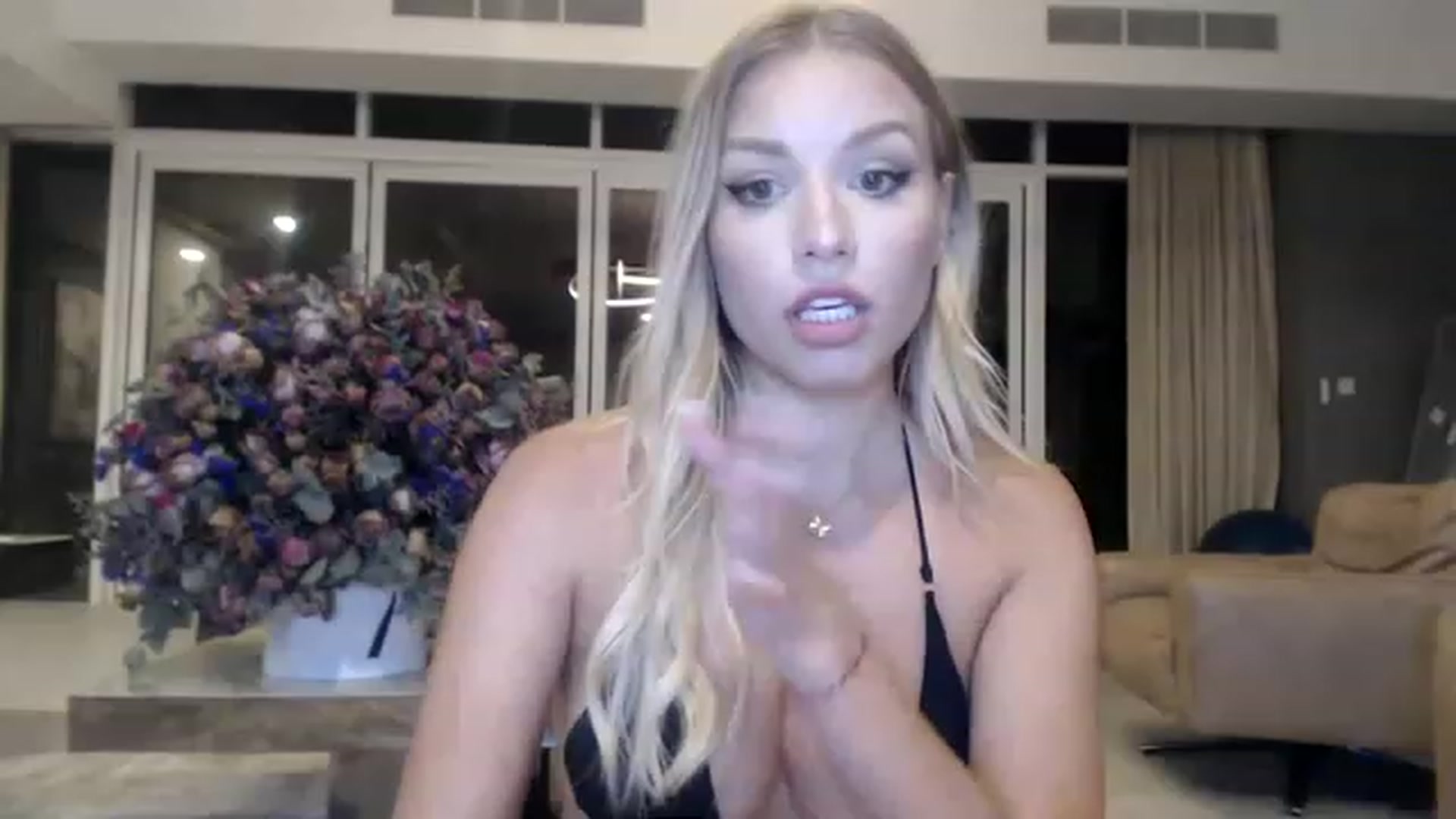 Gallery image thumbnail from KillersTits's myfreecams stream on, 08/22/2023, 22:17 image 15 of 20