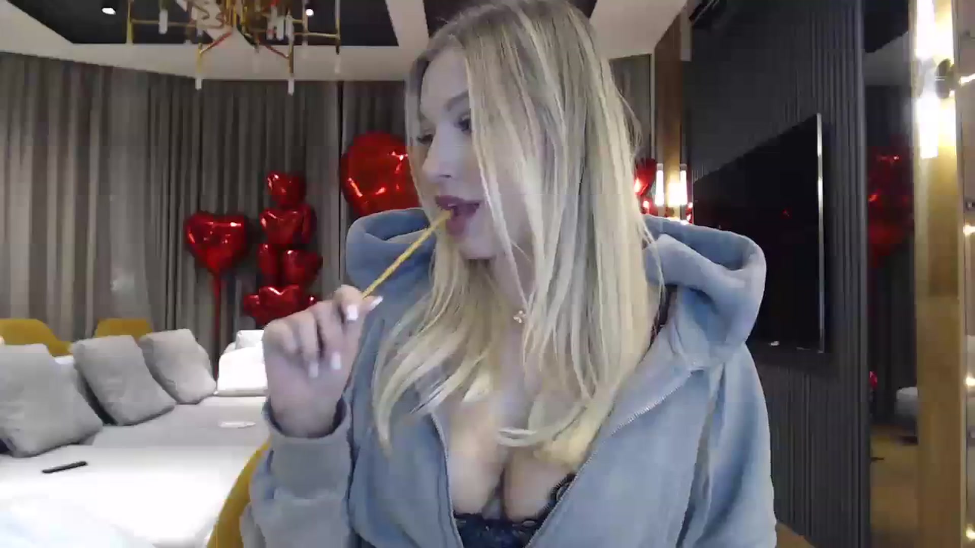 Gallery image thumbnail from KillersTits's myfreecams stream on, 02/15/2024, 22:24 image 9 of 20