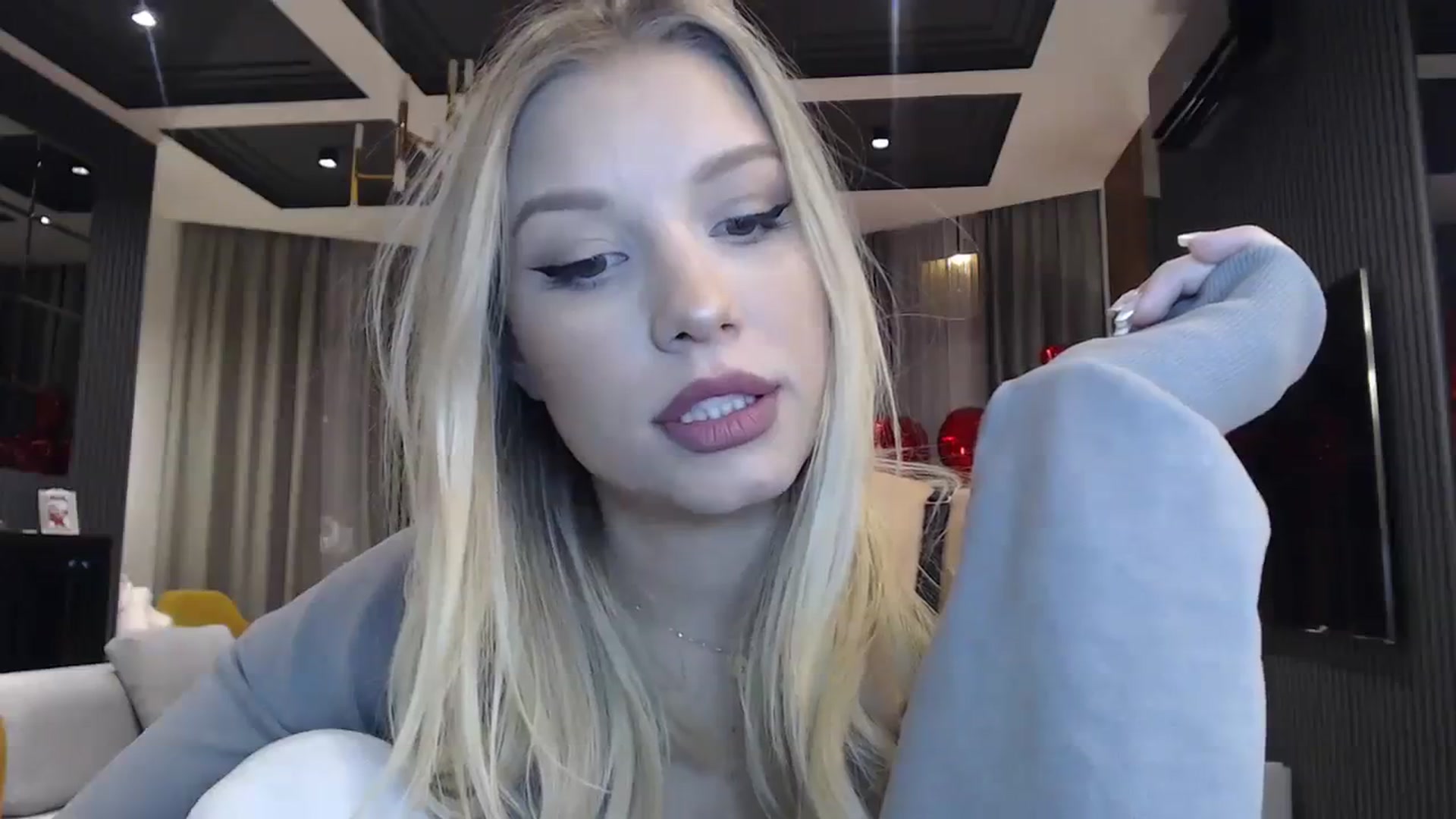 Gallery image thumbnail from KillersTits's myfreecams stream on, 02/15/2024, 22:24 image 5 of 20