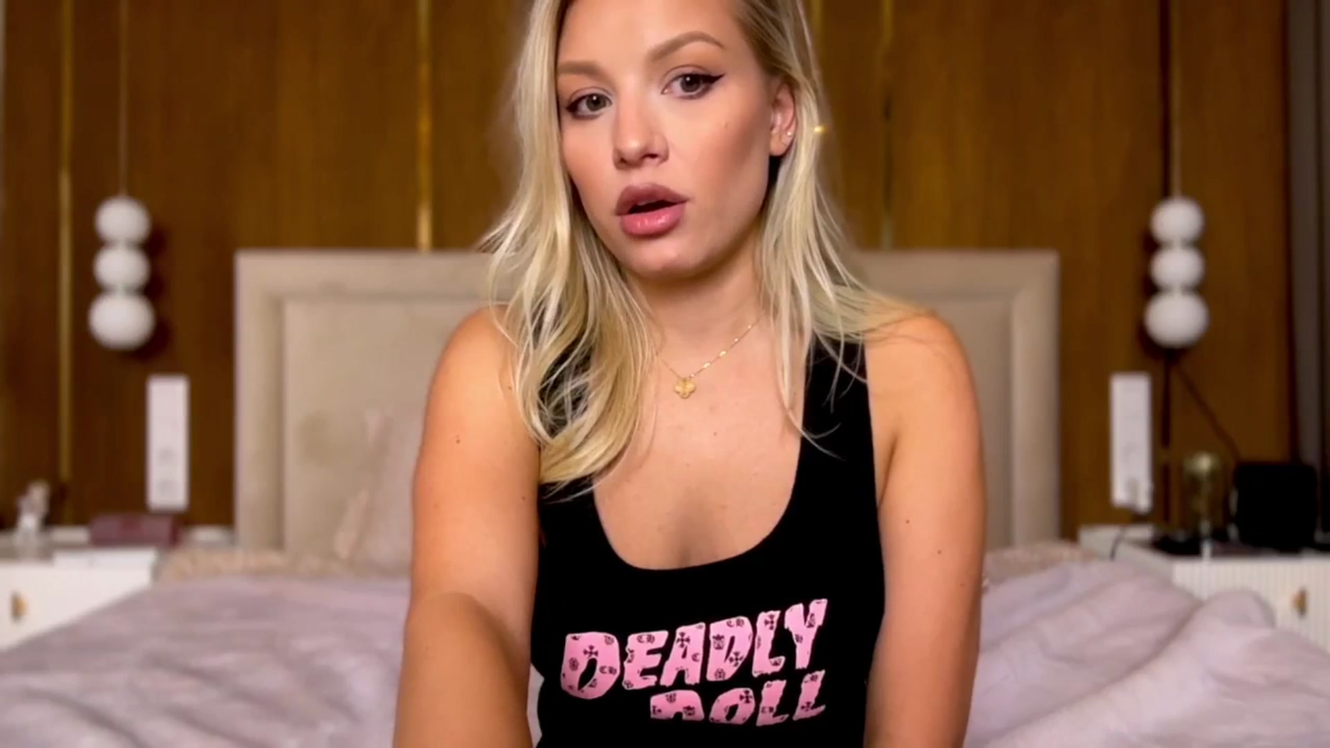 Gallery image thumbnail from KillersTits's myfreecams stream on, 04/10/2025, 22:44 image 11 of 20