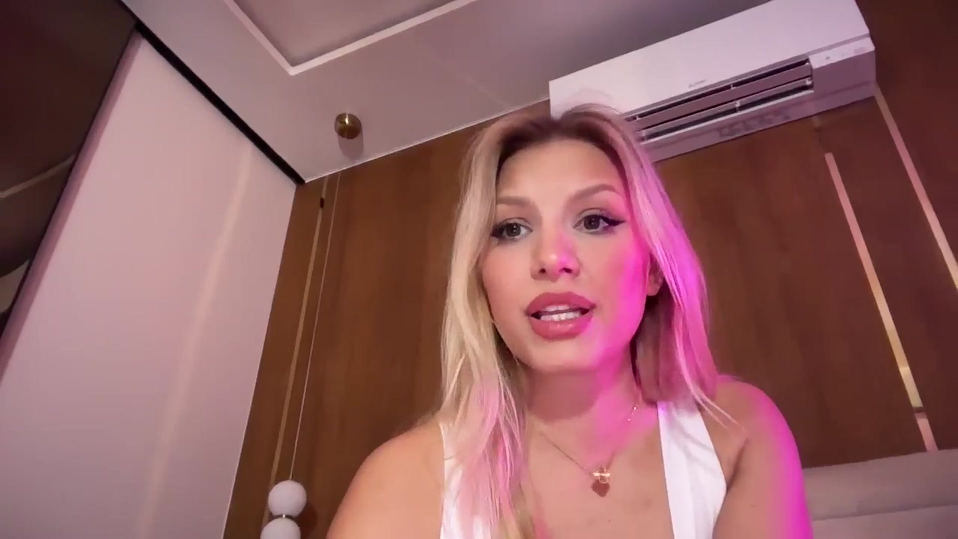Gallery image thumbnail from KillersTits's myfreecams stream on, 12/11/2025, 21:26 image 20 of 20