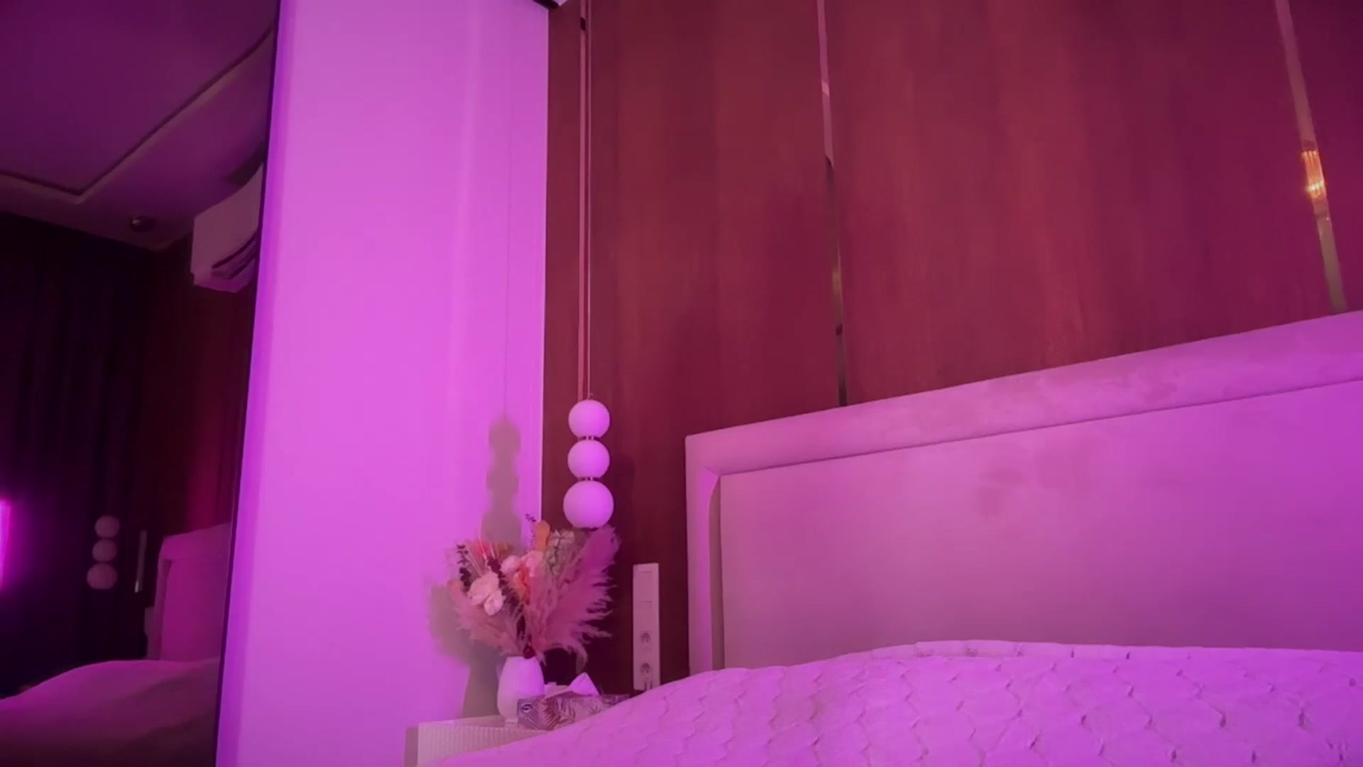 Gallery image thumbnail from KillersTits's myfreecams stream on, 12/11/2025, 21:26 image 16 of 20