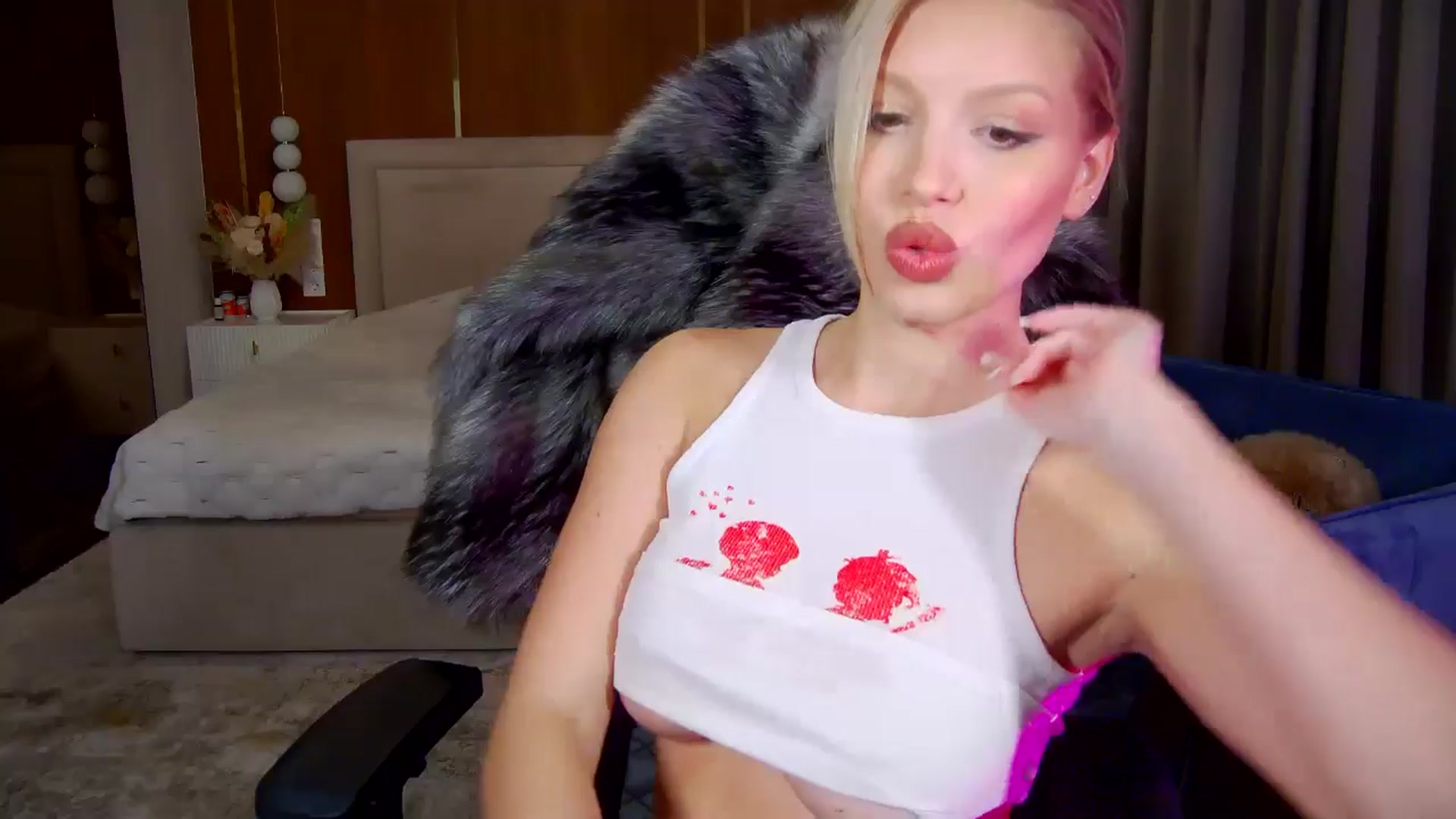 Gallery image thumbnail from KillersTits's myfreecams stream on, 01/01/2026, 23:02 image 13 of 20