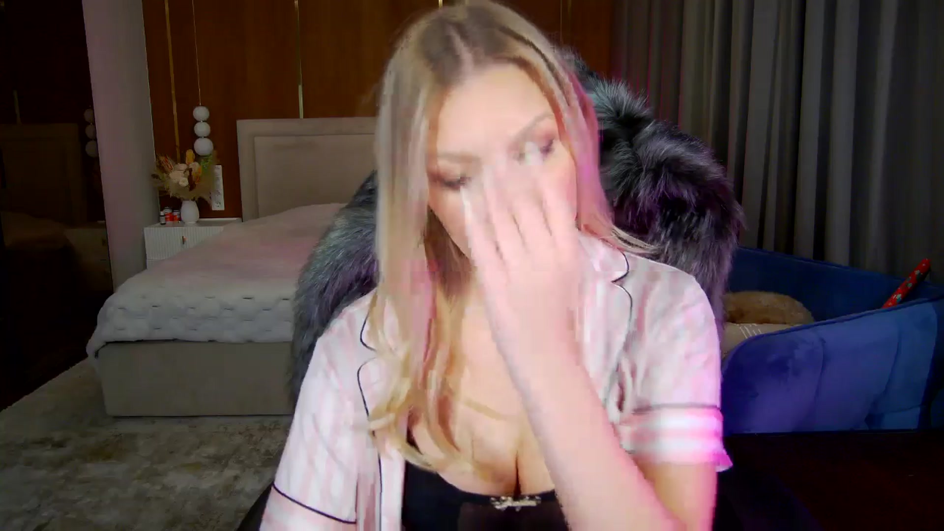 Gallery image thumbnail from KillersTits's myfreecams stream on, 01/03/2026, 24:30 image 3 of 20