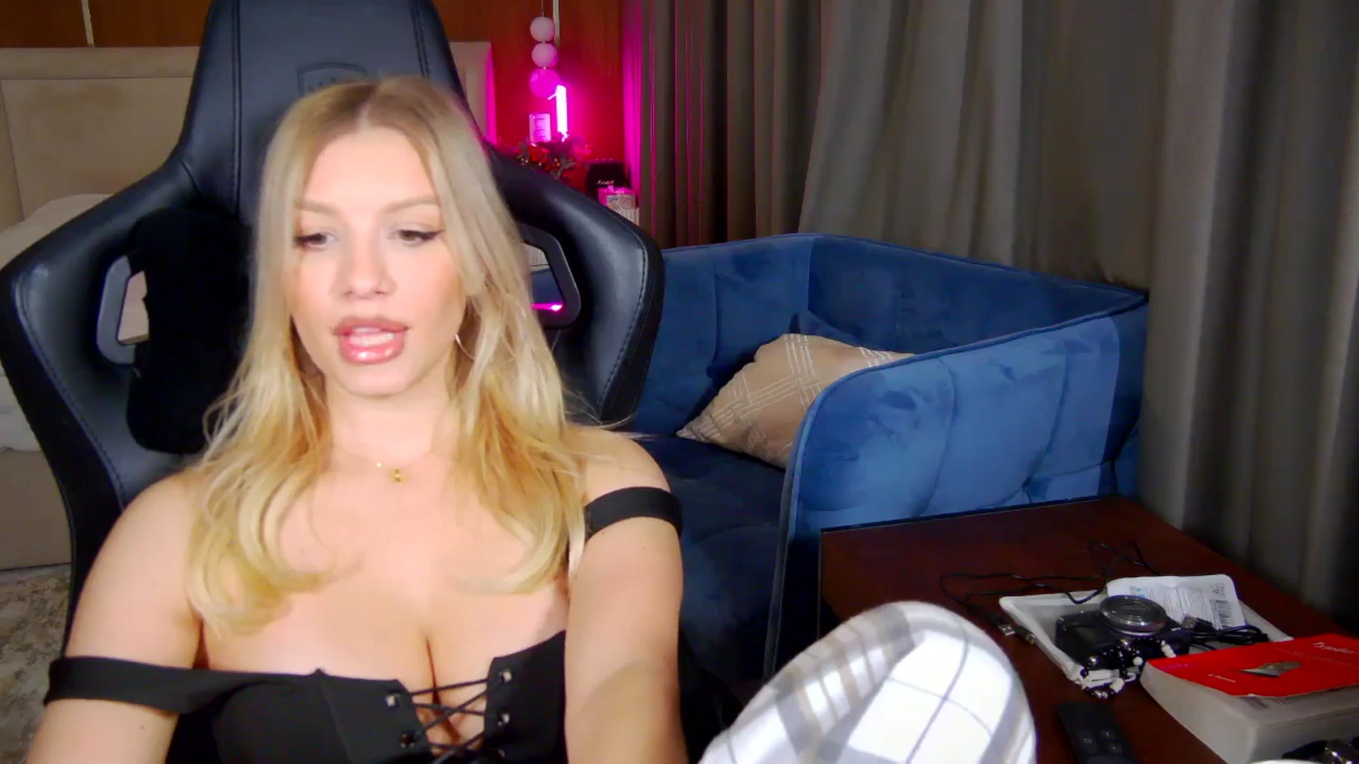 Gallery image thumbnail from KillersTits's myfreecams stream on, 01/14/2026, 24:26 image 10 of 20