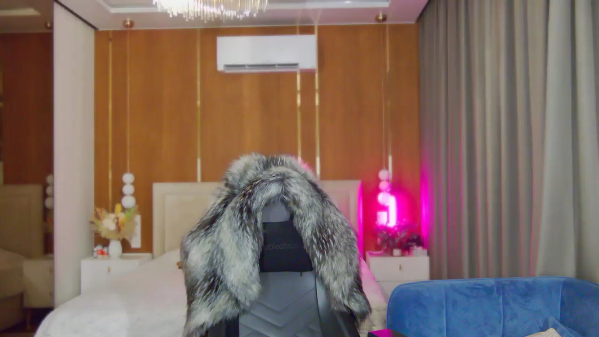 Gallery image thumbnail from KillersTits's myfreecams stream on, 01/16/2026, 24:18 image 2 of 20