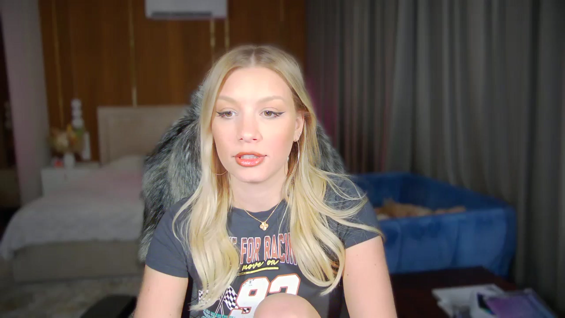 Gallery image thumbnail from KillersTits's myfreecams stream on, 01/16/2026, 24:18 image 10 of 20