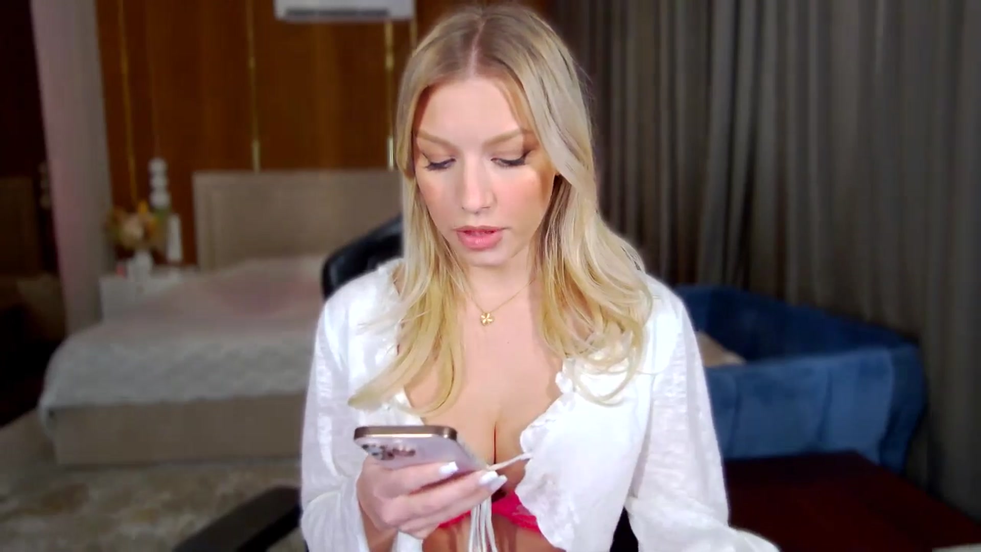 Gallery image thumbnail from KillersTits's myfreecams stream on, 01/21/2026, 21:47 image 4 of 20