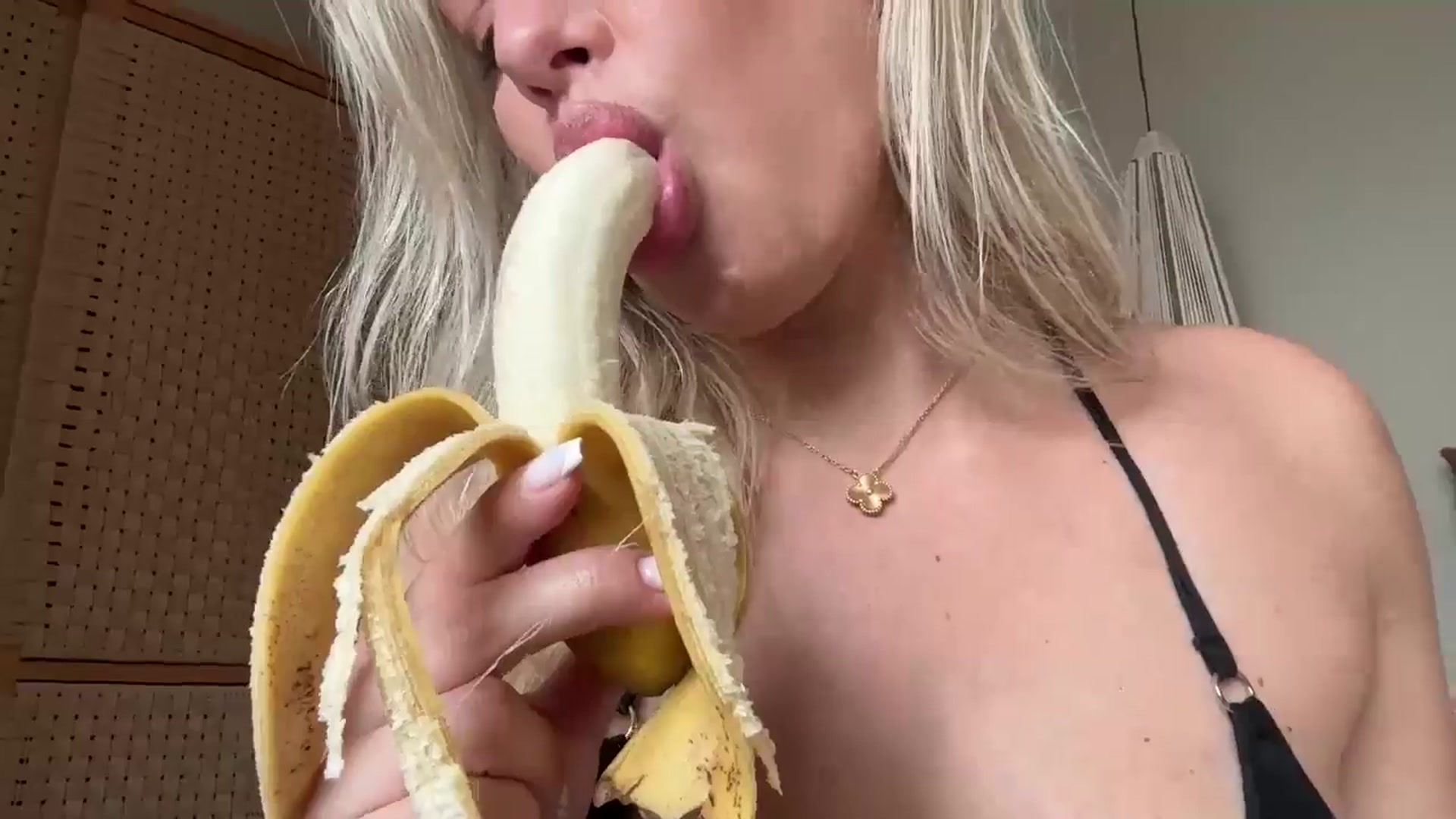 Gallery image thumbnail from KillersTits's myfreecams stream on, 02/18/2026, 05:03 image 6 of 20