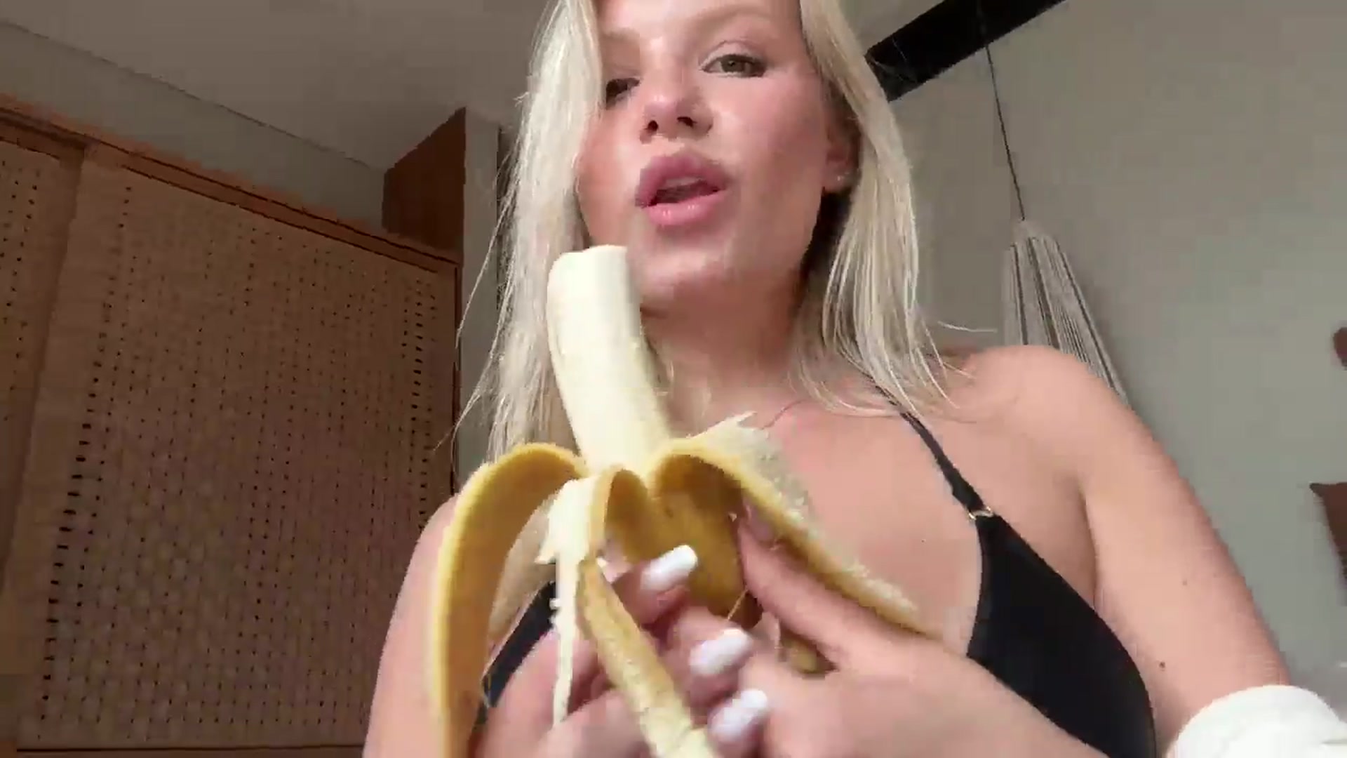 Gallery image thumbnail from KillersTits's myfreecams stream on, 02/18/2026, 05:03 image 7 of 20