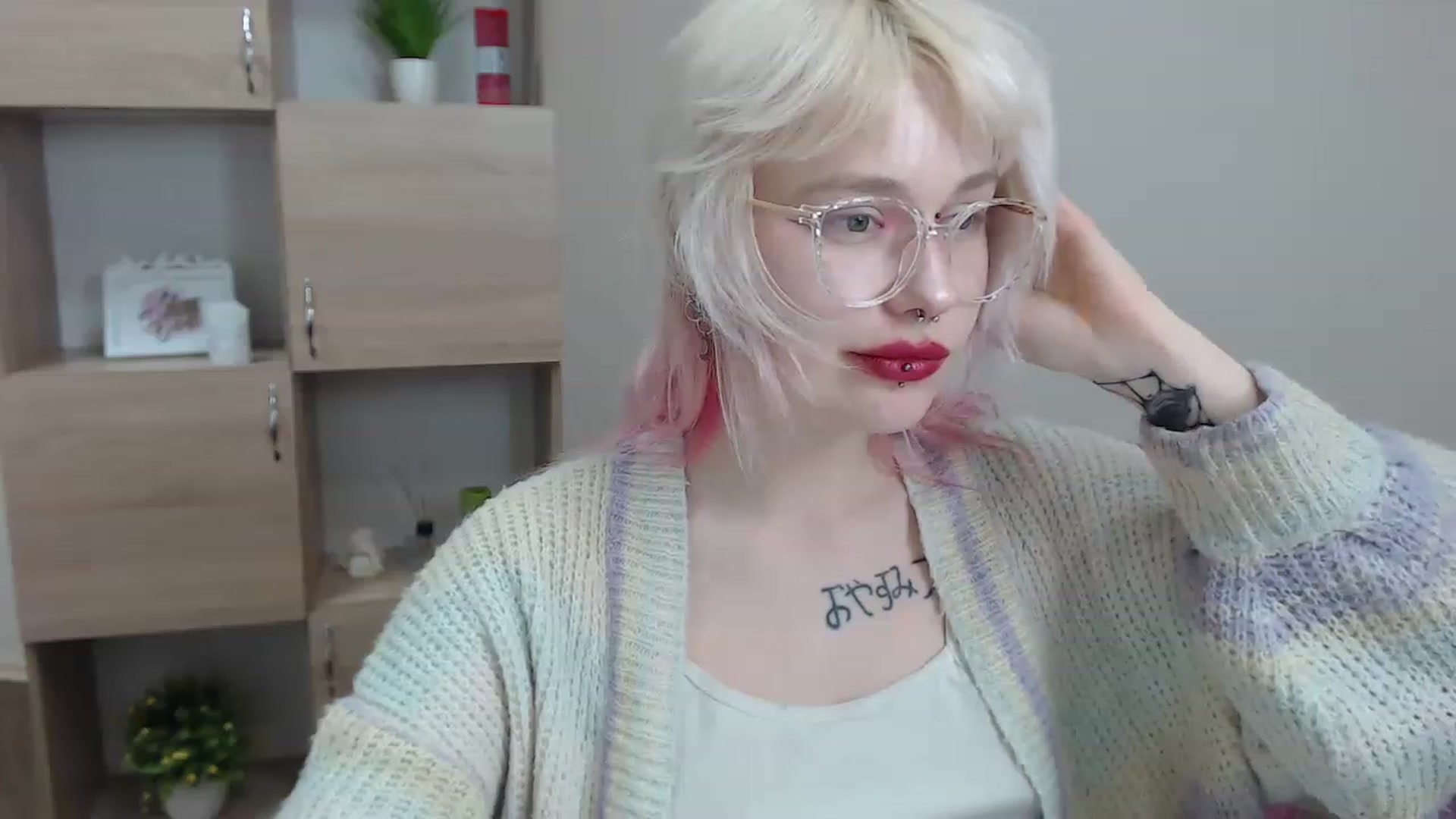 Gallery image thumbnail from Killinna's myfreecams stream on, 12/03/2022, 14:09 image 9 of 20