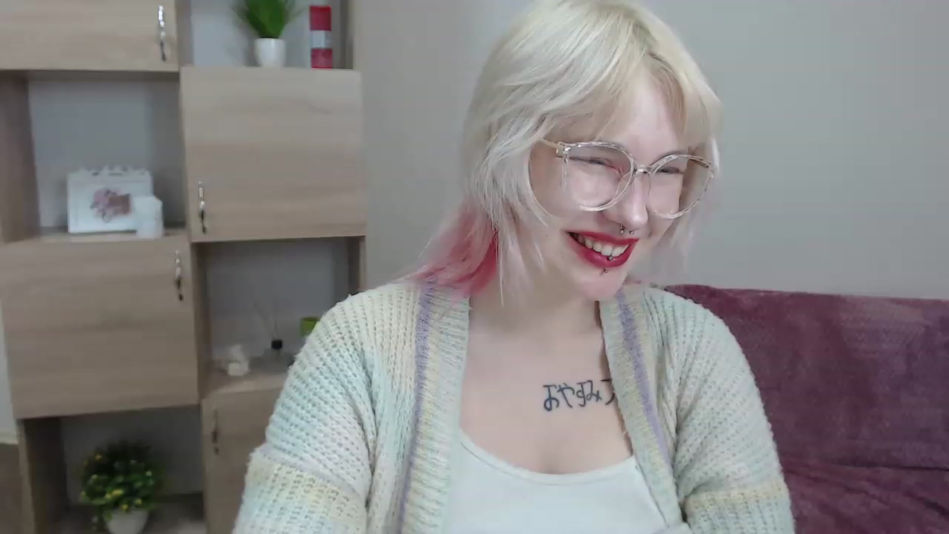 Gallery image thumbnail from Killinna's myfreecams stream on, 12/03/2022, 14:09 image 11 of 20