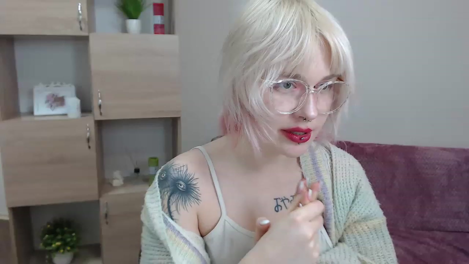 Gallery image thumbnail from Killinna's myfreecams stream on, 12/03/2022, 14:09 image 17 of 20