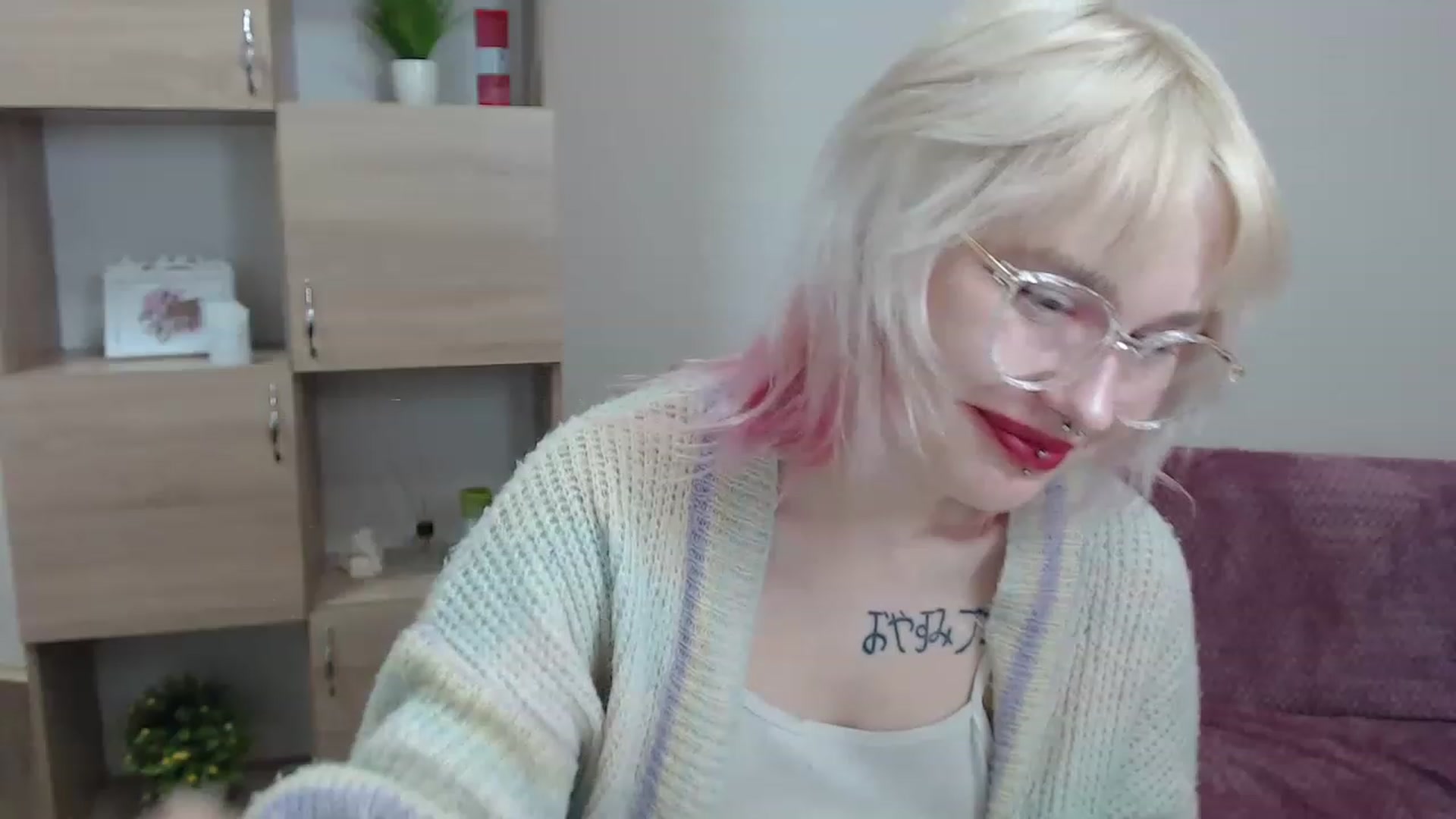 Gallery image thumbnail from Killinna's myfreecams stream on, 12/03/2022, 14:09 image 14 of 20