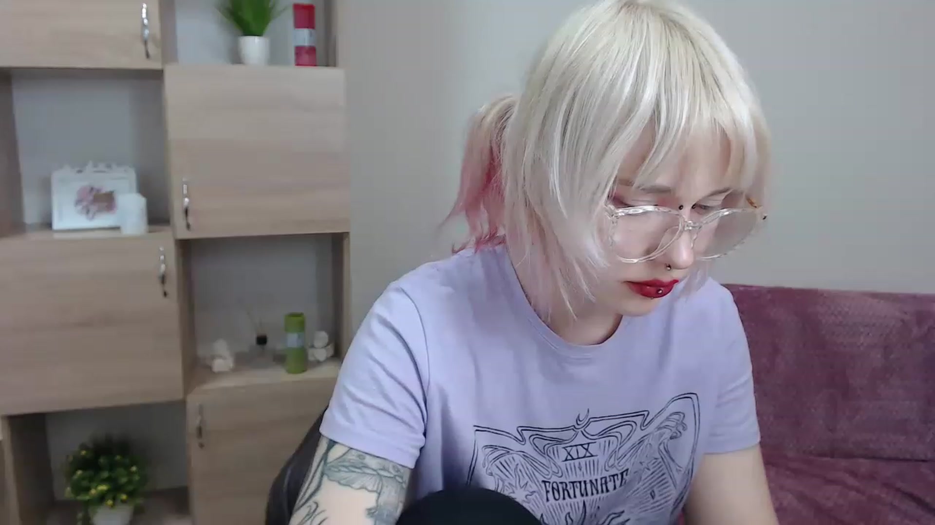 Gallery image thumbnail from Killinna's myfreecams stream on, 12/03/2022, 14:09 image 2 of 20